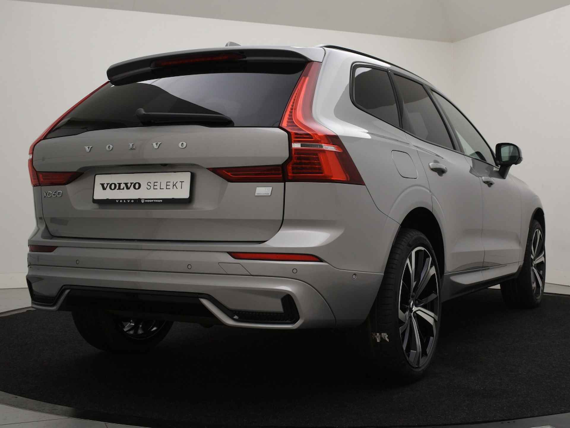 Volvo XC60 T8 PLUG-IN HYBRID ULTIMATE DARK 21INCH B&W AUDIO KINDERZITJES - 4/34