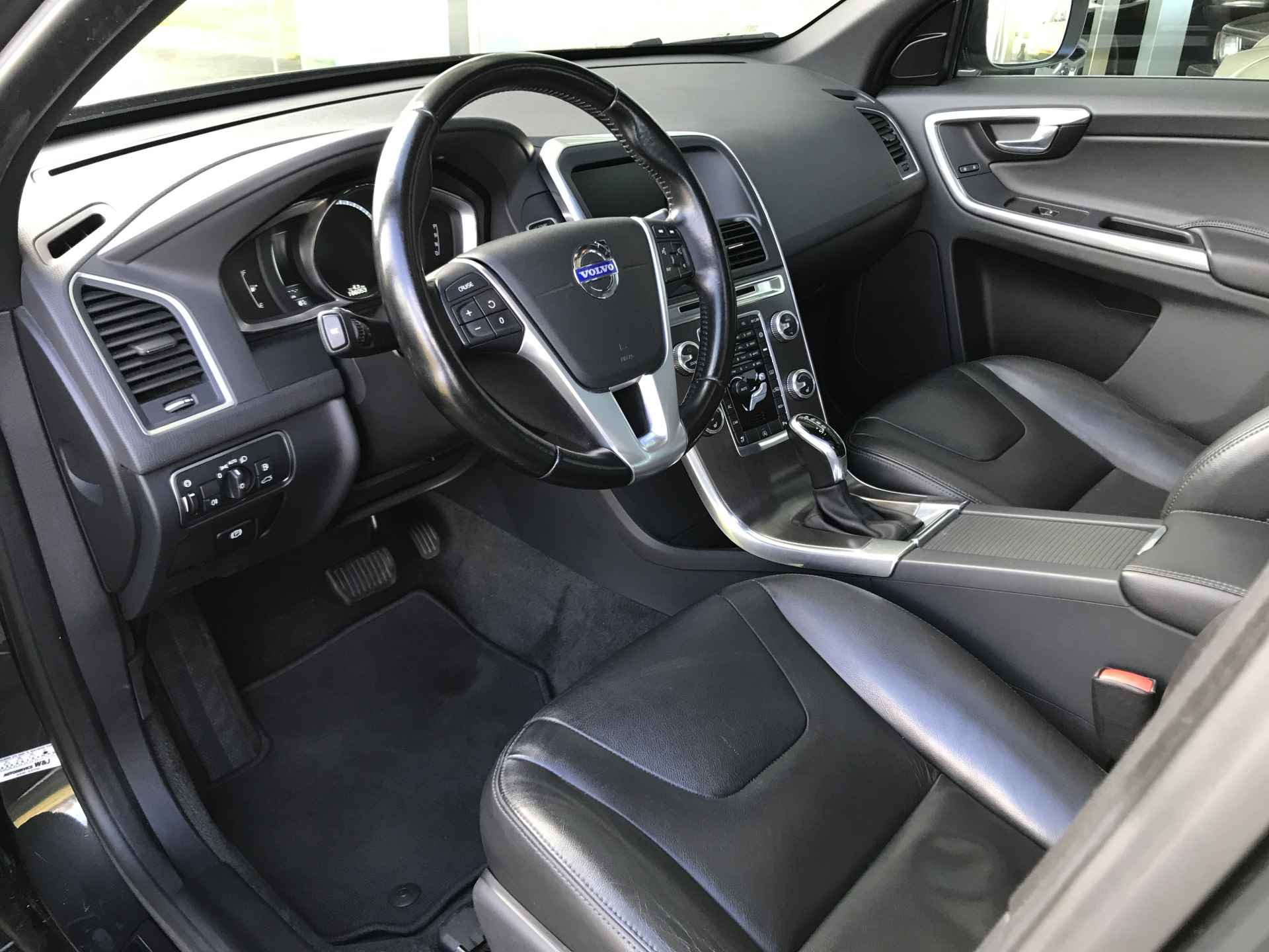 Volvo XC60 2.0 T5 FWD Summum Luxury Line Automaat | Rijklaar incl garantie | Panoramadak Trekhaak Xenon - 9/36