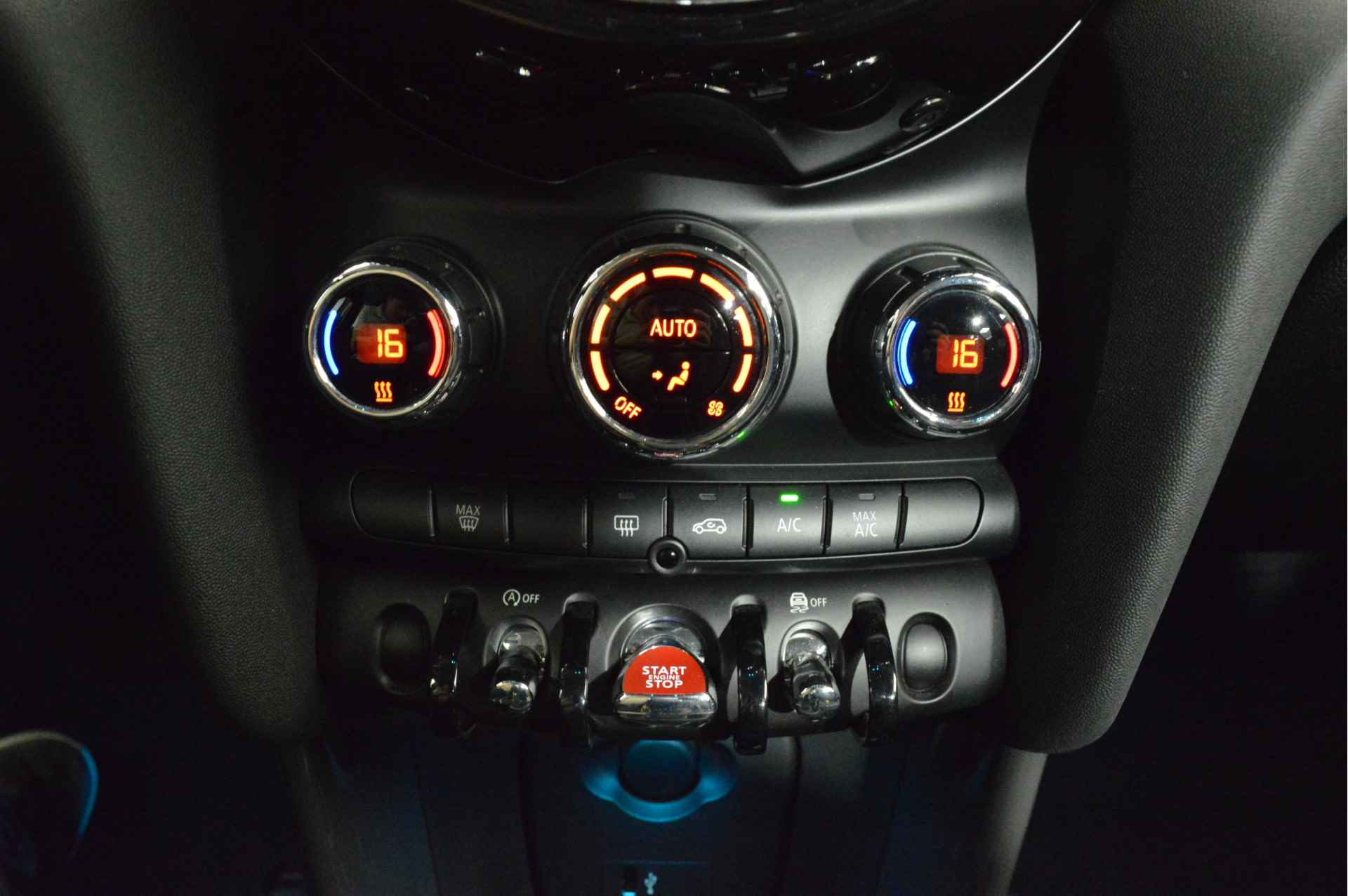 MINI Hatchback One Pepper Automaat / Comfort Access / PDC achter / Cruise Control / LED / Navigatie / Airconditioning - 14/18