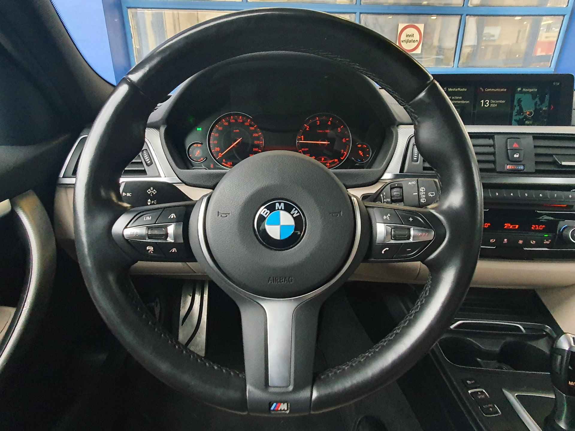 BMW 3 Serie Touring 320i Automaat M-Sport 184PK Leder Sport | Navigatie | Stoel/Stuurverwarming - 6/35