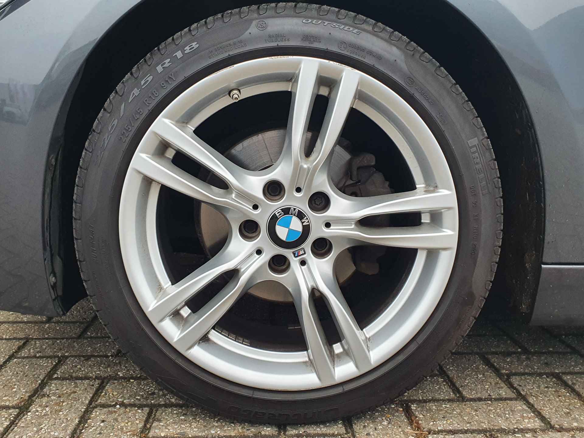 BMW 3 Serie Touring 320i Automaat M-Sport 184PK Leder Sport | Navigatie | Stoel/Stuurverwarming - 29/35