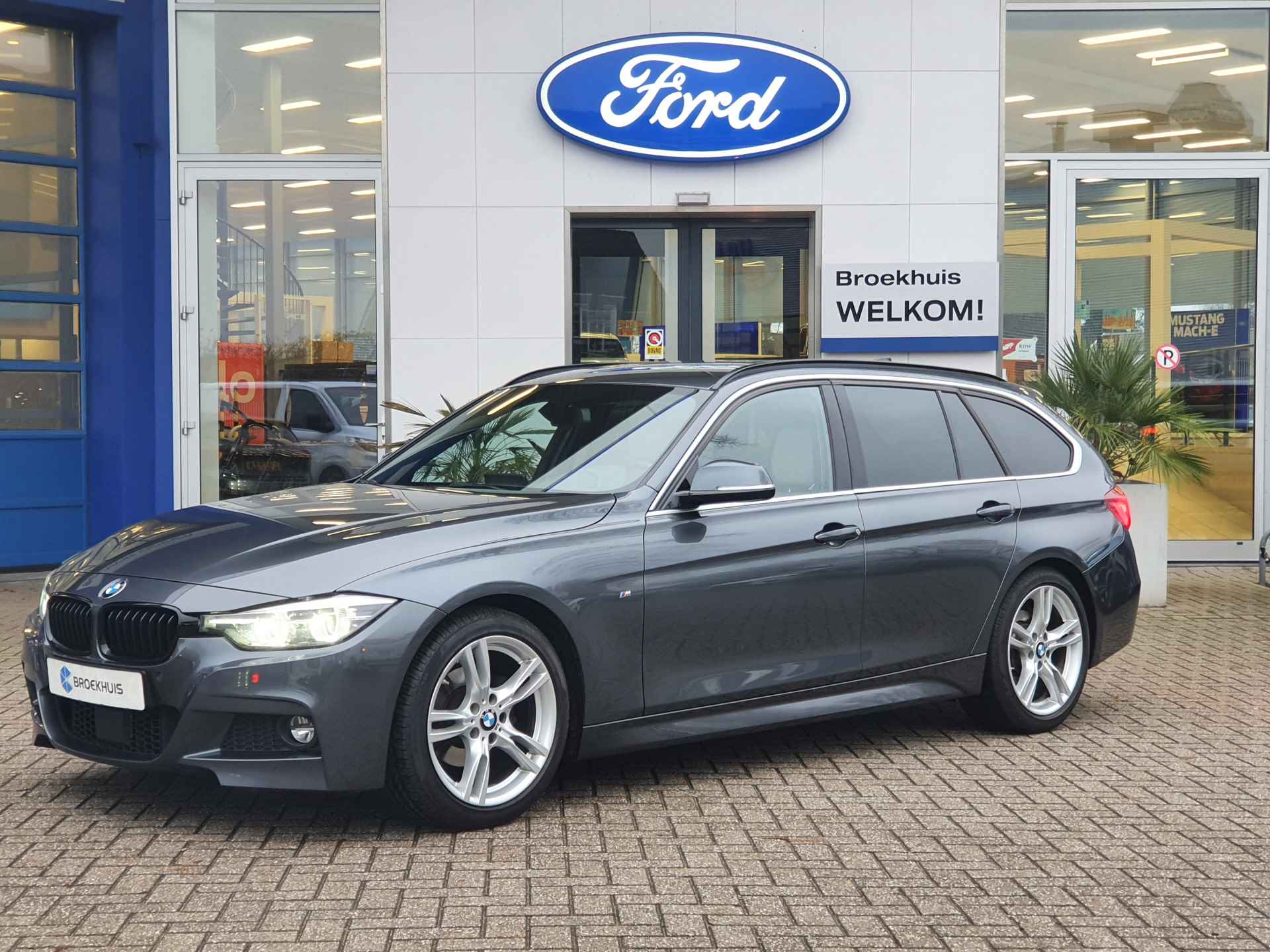 BMW 3 Serie Touring 320i Automaat M-Sport 184PK Leder Sport | Navigatie | Stoel/Stuurverwarming - 35/35