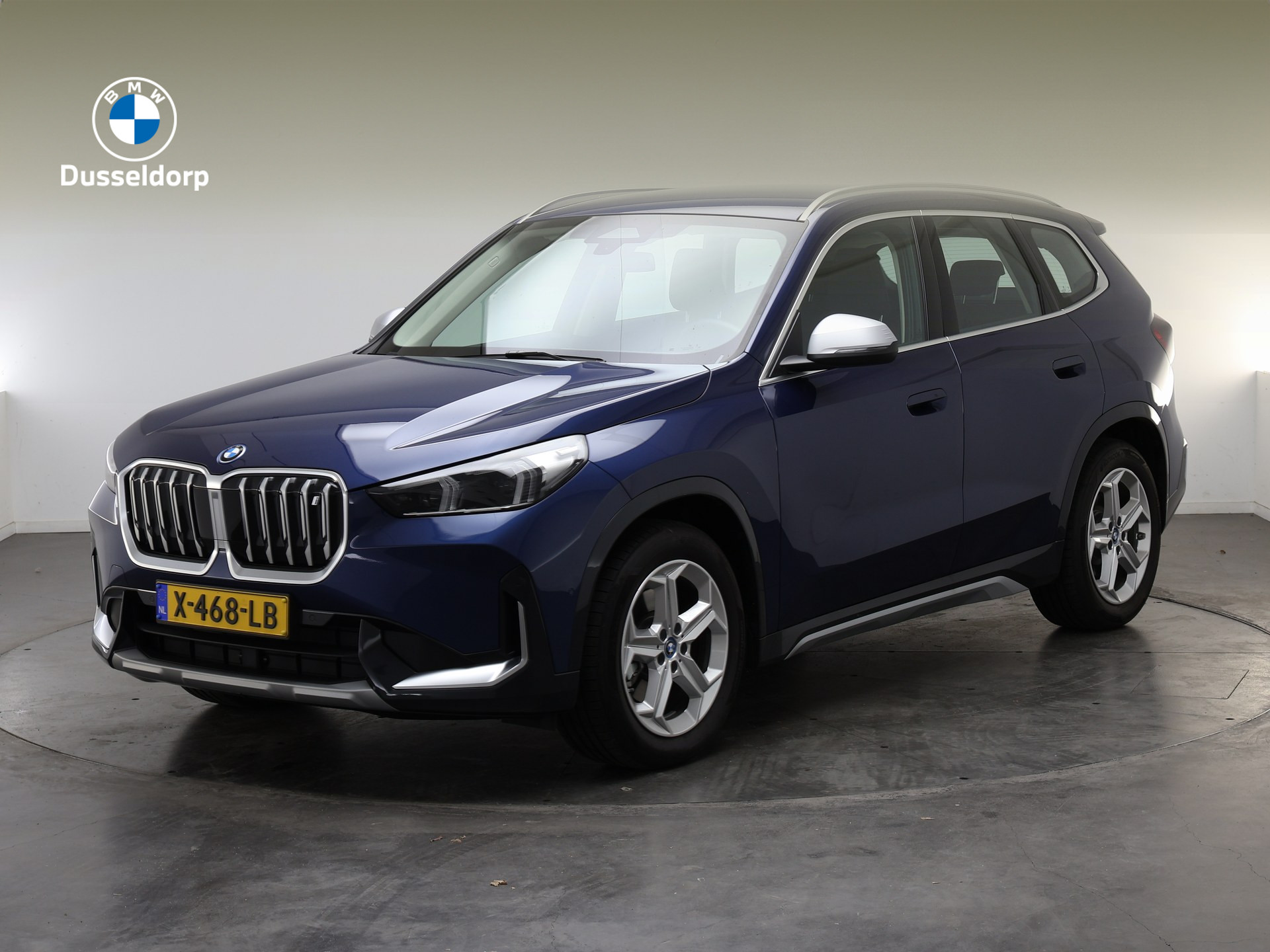 BMW iX1 xDrive30 Launch Edition 67 kWh bij viaBOVAG.nl