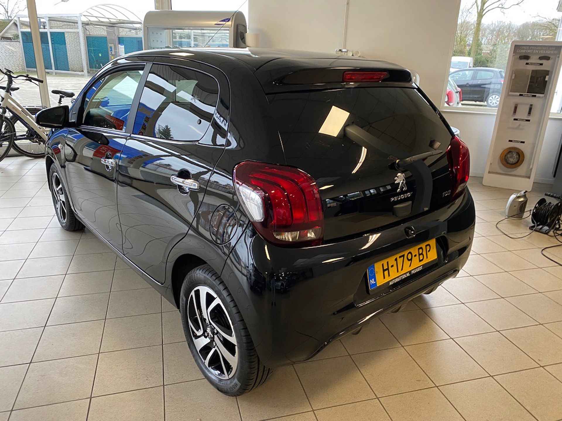 PEUGEOT 108 1.0 e-VTi 72pk 5D Allure - 5/19