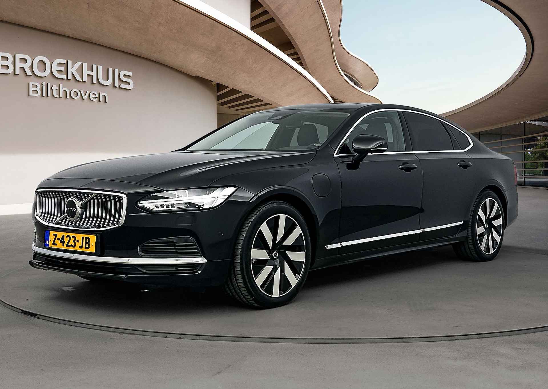 Volvo S90 T8 AWD Plus Bright | Panoramadak | Trekhaak | BLIS | PDC + Camera | Full Led | Extra getint glas achter | Volvo Guard Alarm | - 2/31