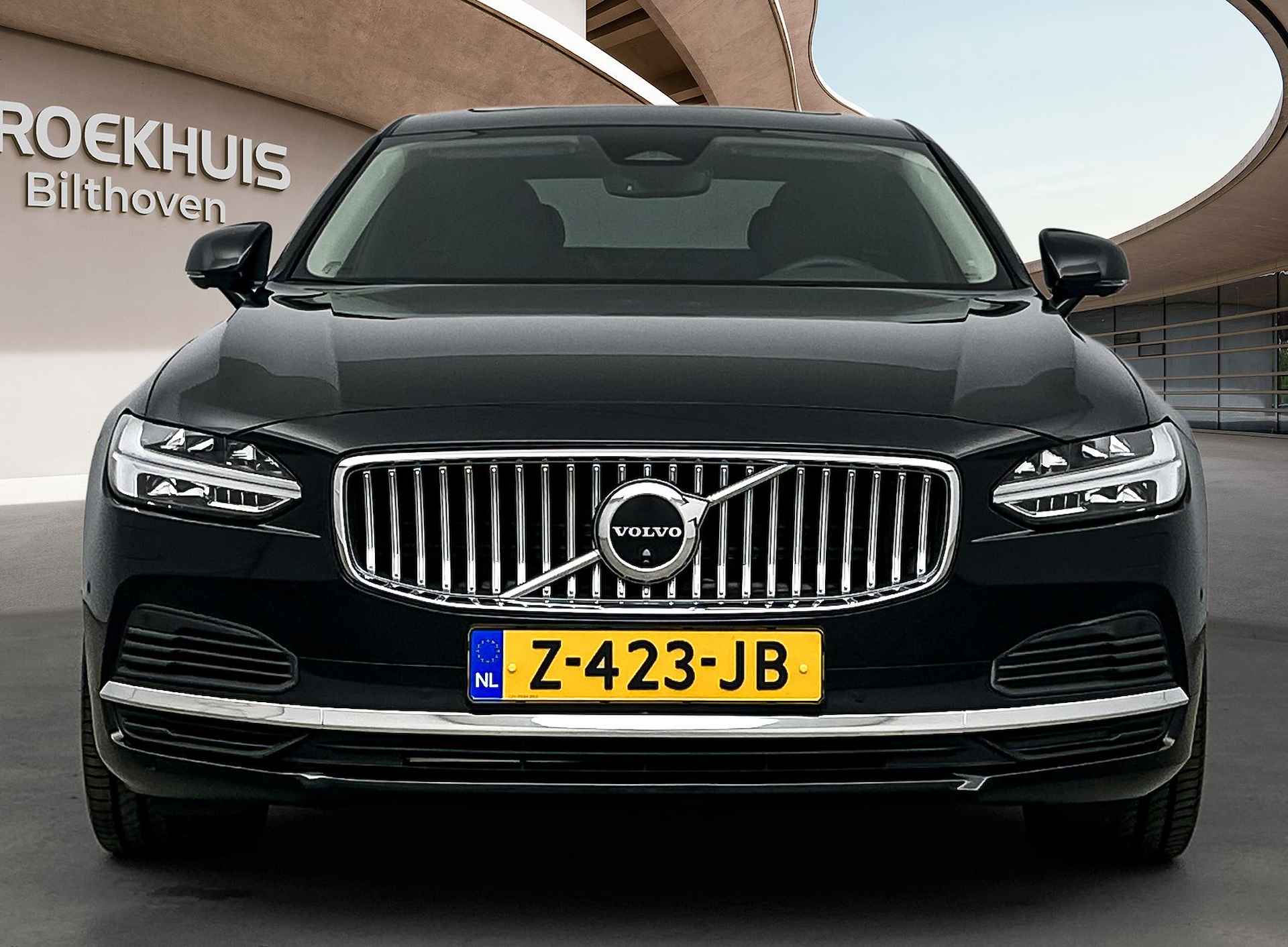 Volvo S90 T8 AWD Plus Bright | Panoramadak | Trekhaak | BLIS | PDC + Camera | Full Led | Extra getint glas achter | Volvo Guard Alarm | - 6/31