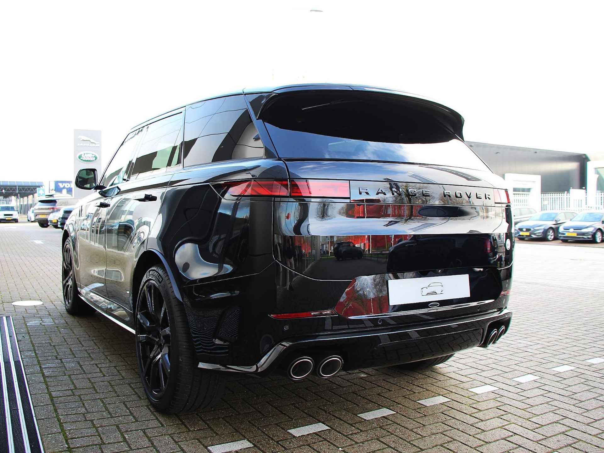 Land Rover Range Rover Sport 4.4 P635 SV Edition Two |Exposed Carbon | Ligurian Black | Body & Soul | *BESCHIKBAAR IN OVERLEG* - 5/39