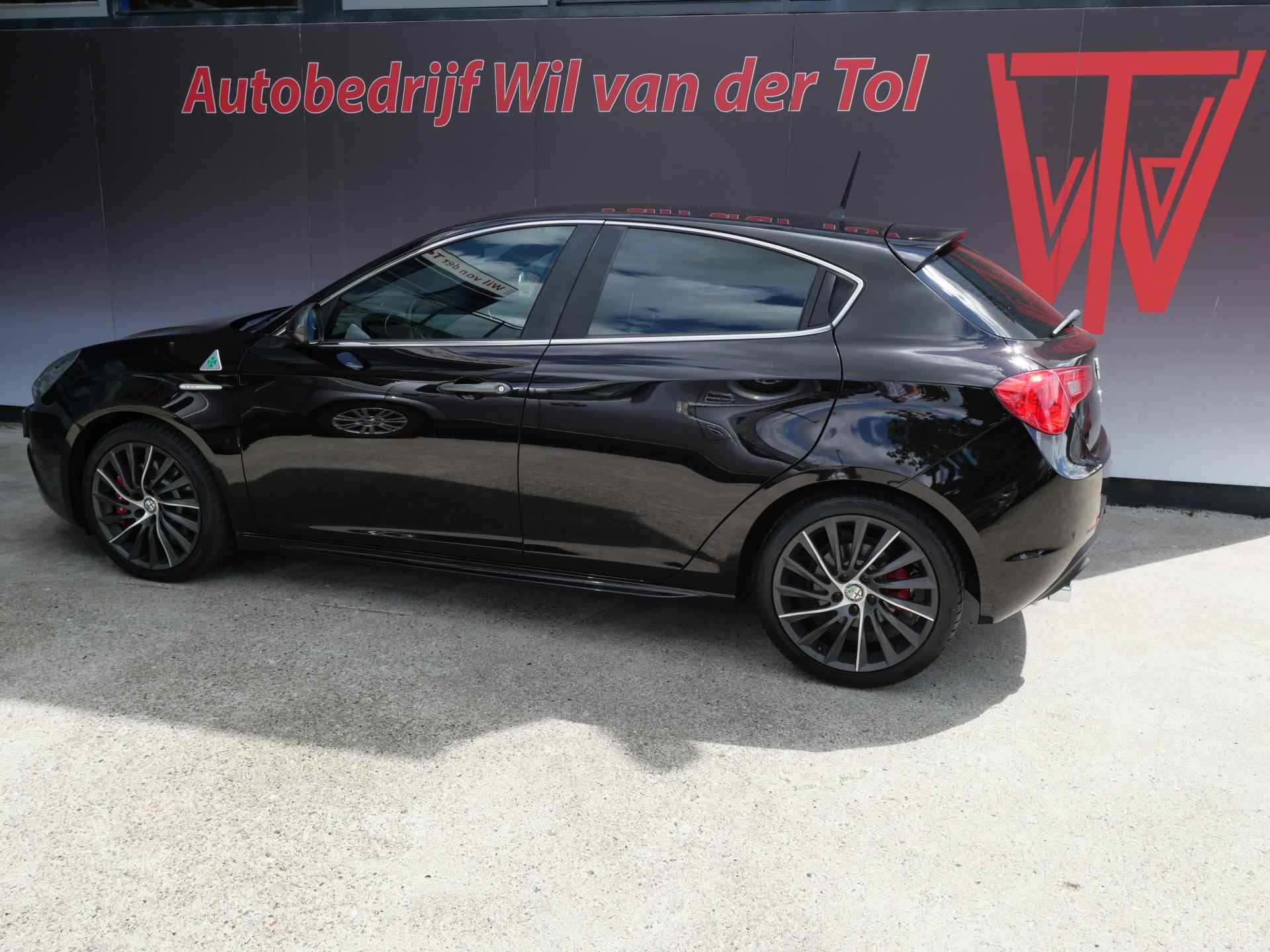 Alfa Romeo Giulietta 1.750 TBi QV | TCT-AUTOMAAT | SPORTSTOEL | CRUISE | 2e EIGENAAR | ALL-IN!! - 6/24