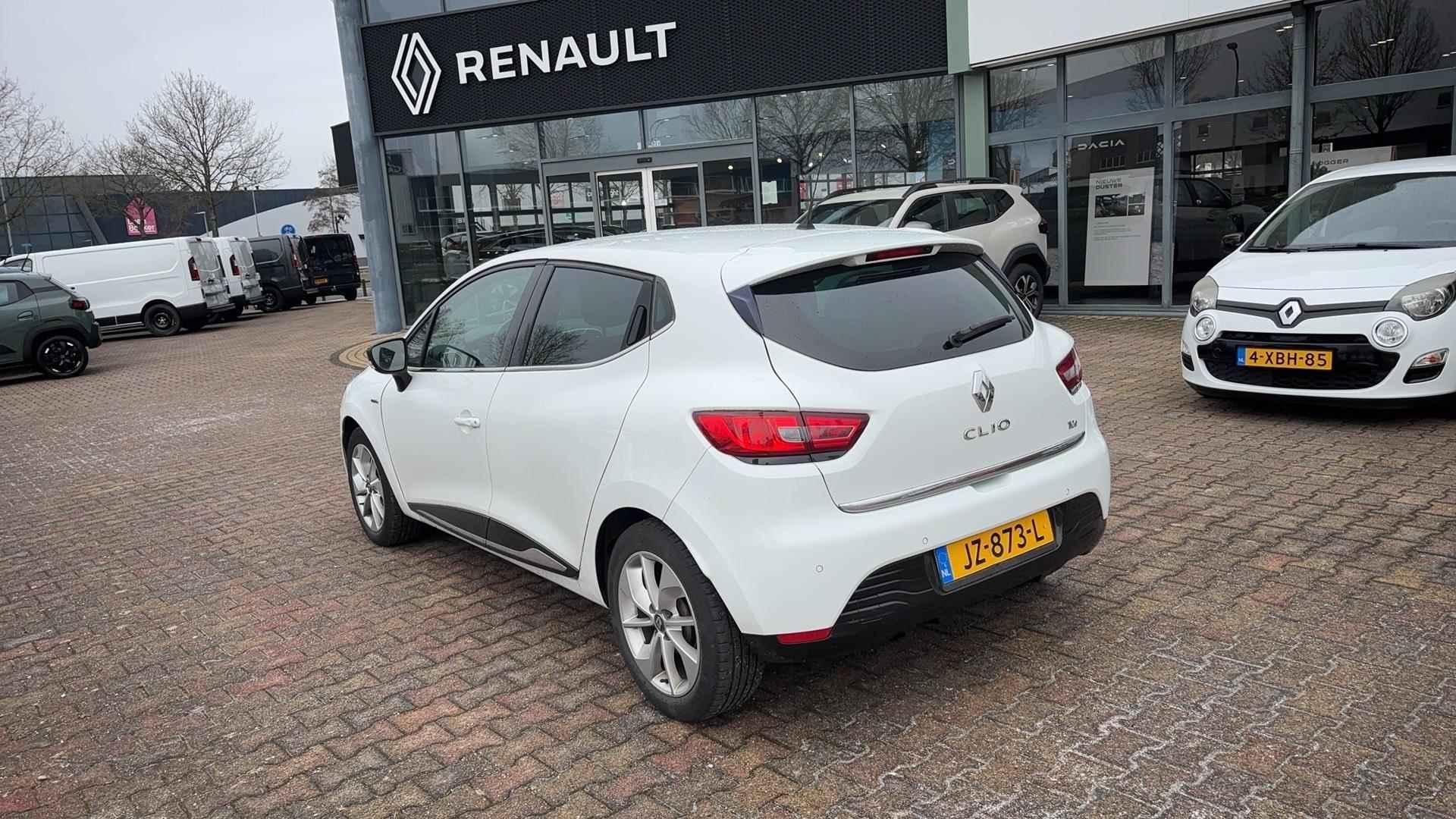 Renault Clio 0.9 TCe Eco2 Limited - 2/19