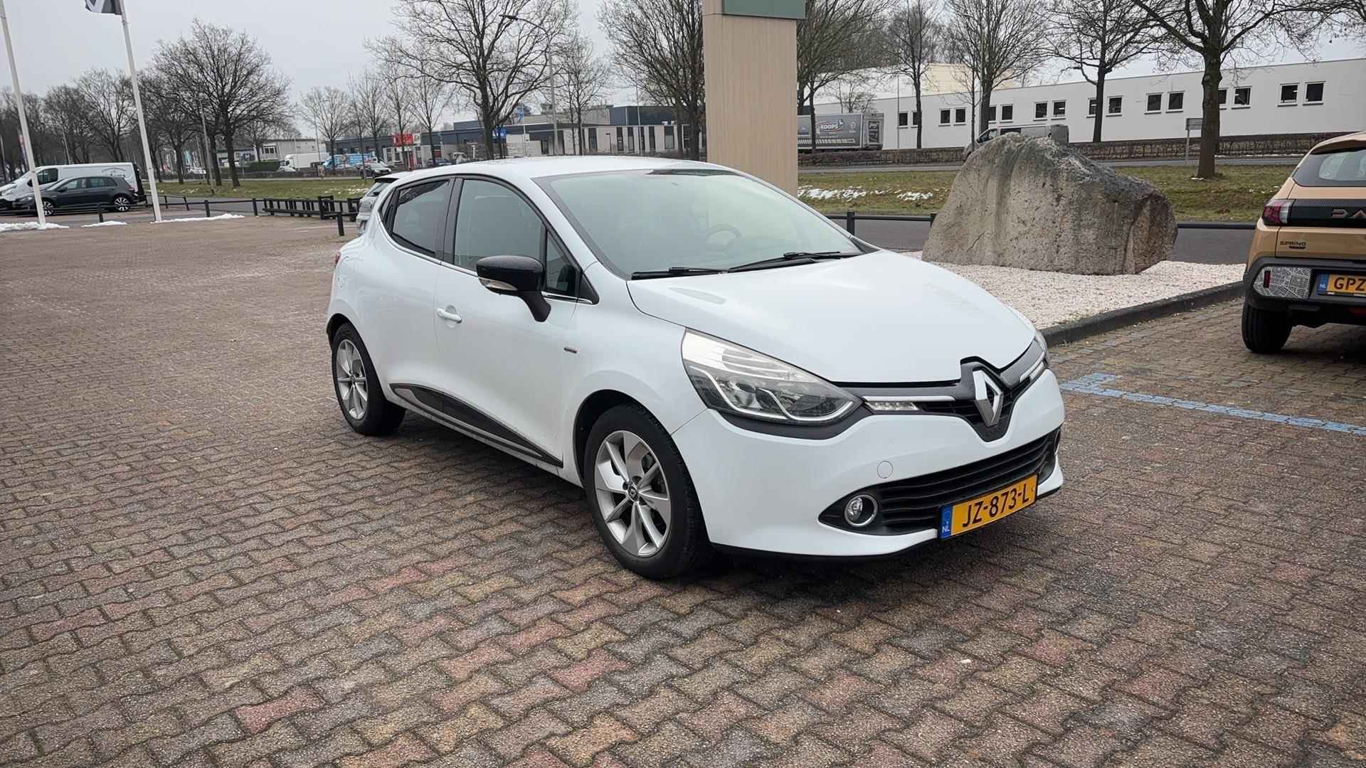 Renault Clio 0.9 TCe Eco2 Limited - 5/19