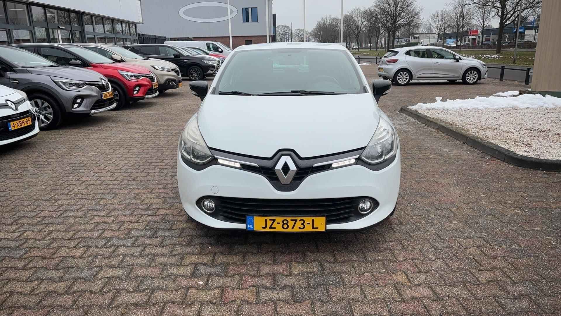 Renault Clio 0.9 TCe Eco2 Limited - 6/19