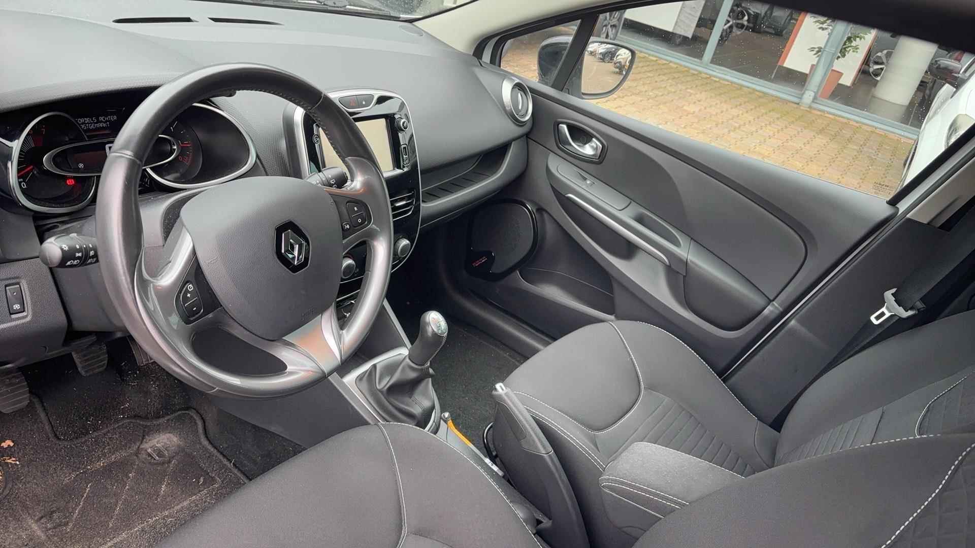 Renault Clio 0.9 TCe Eco2 Limited - 8/19