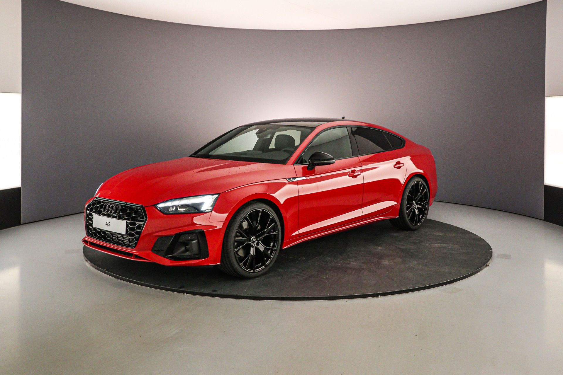 Audi A5 Sportback S edition 35 TFSI 150pk S-tronic panorama dak, 20" LM, matrix LED, zwart optiek pakket