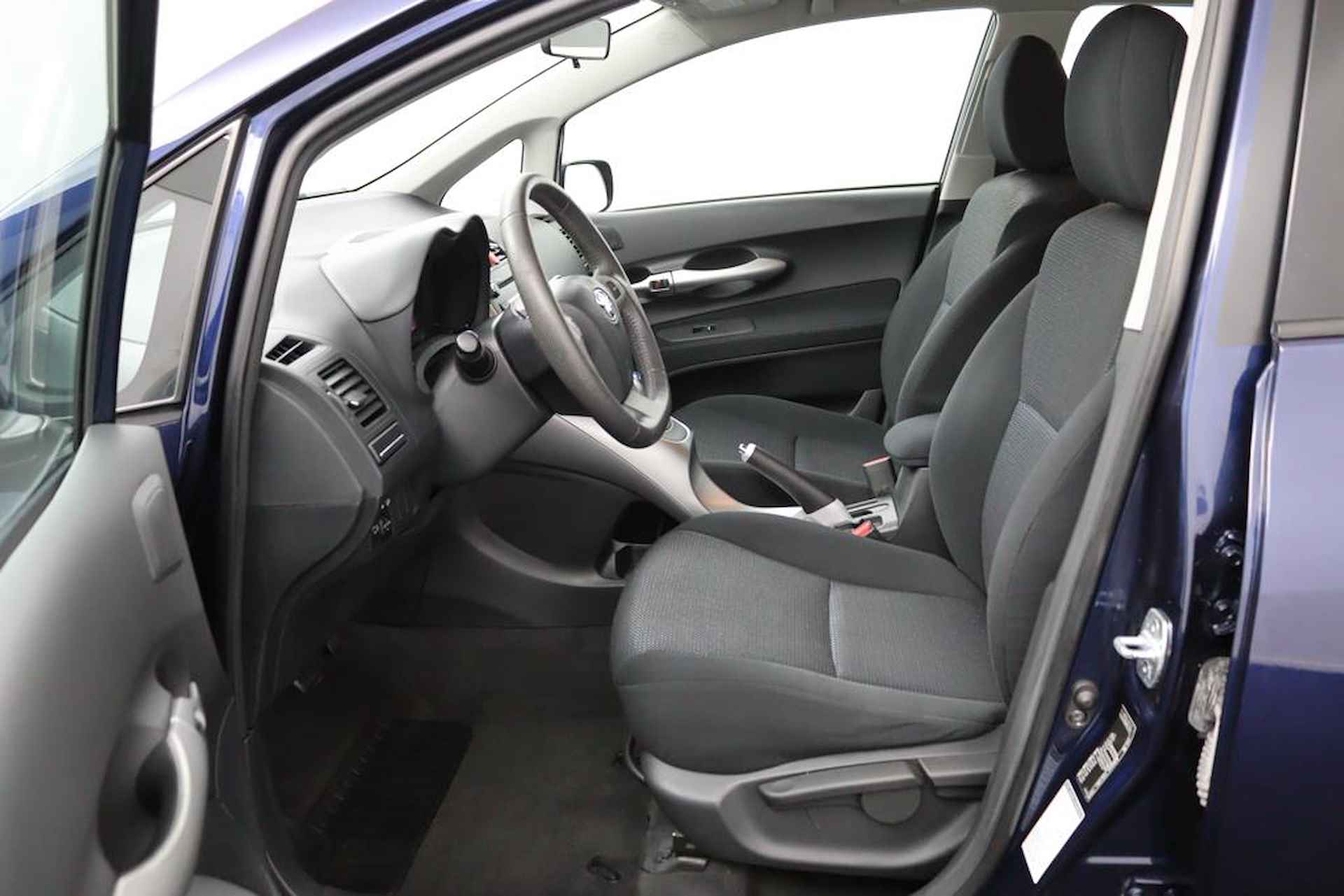 Toyota Auris 1.8 Full Hybrid Aspiration | Cruise Control | Climate Control | Trekhaak | Parkeersensoren Achter | - 9/42