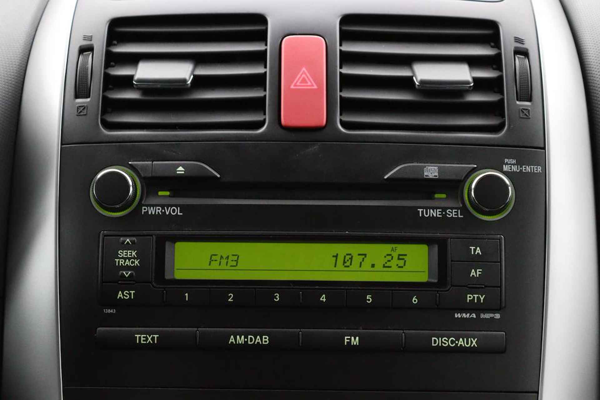 Toyota Auris 1.8 Full Hybrid Aspiration | Cruise Control | Climate Control | Trekhaak | Parkeersensoren Achter | - 13/42