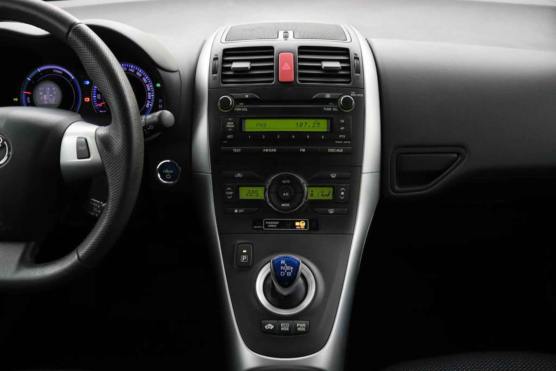 Toyota Auris 1.8 Full Hybrid Aspiration | Cruise Control | Climate Control | Trekhaak | Parkeersensoren Achter | - 15/42