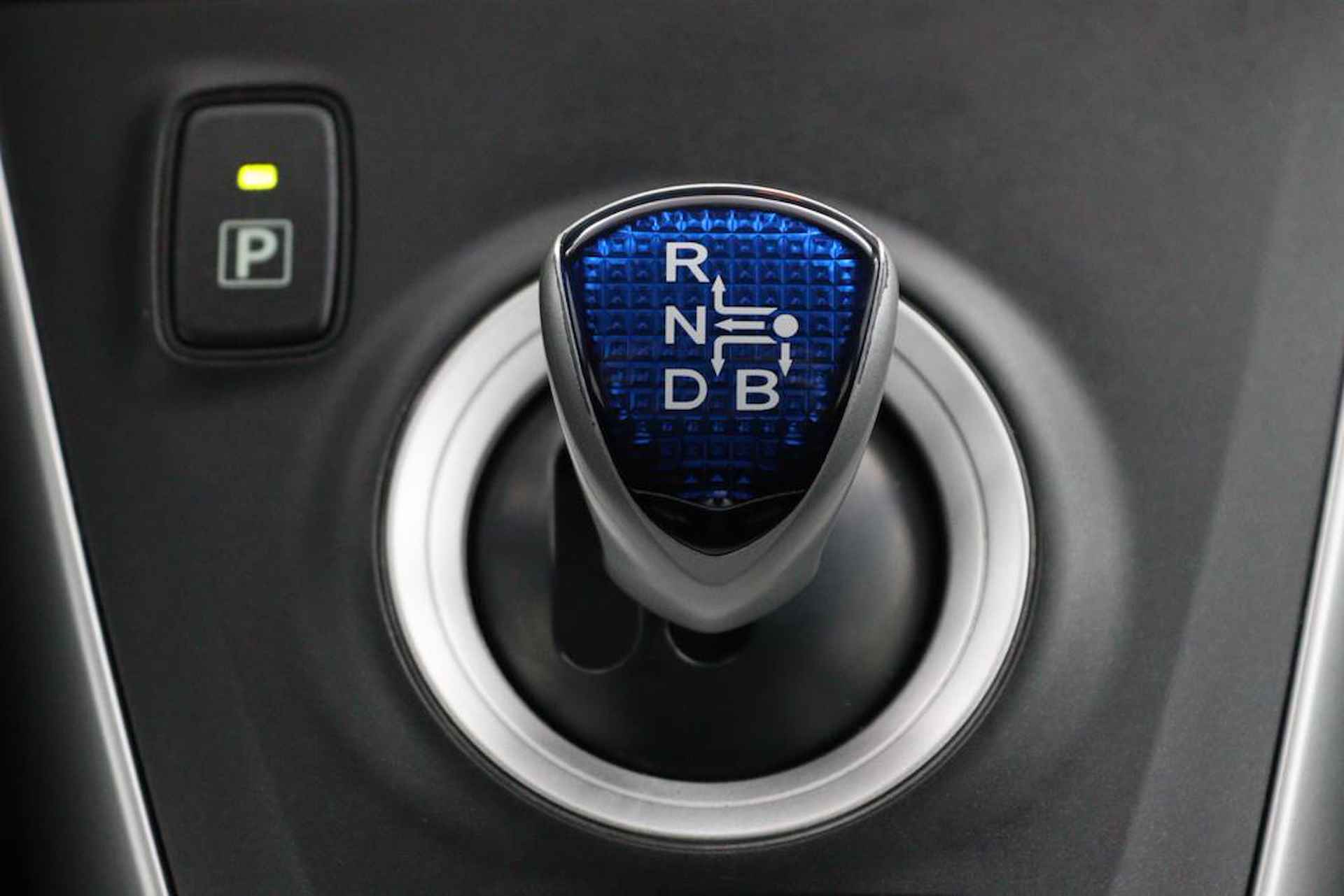 Toyota Auris 1.8 Full Hybrid Aspiration | Cruise Control | Climate Control | Trekhaak | Parkeersensoren Achter | - 16/42
