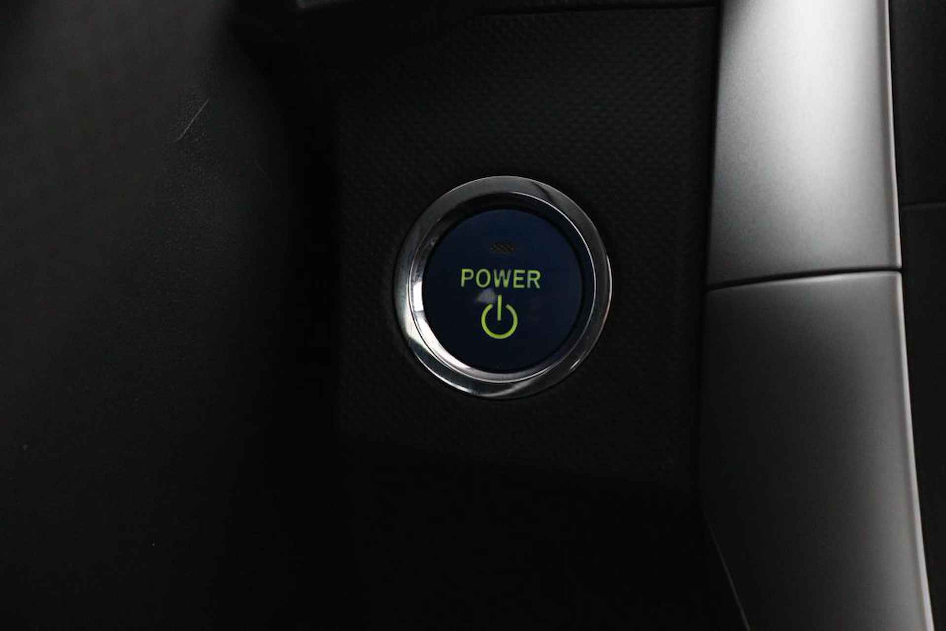 Toyota Auris 1.8 Full Hybrid Aspiration | Cruise Control | Climate Control | Trekhaak | Parkeersensoren Achter | - 22/42