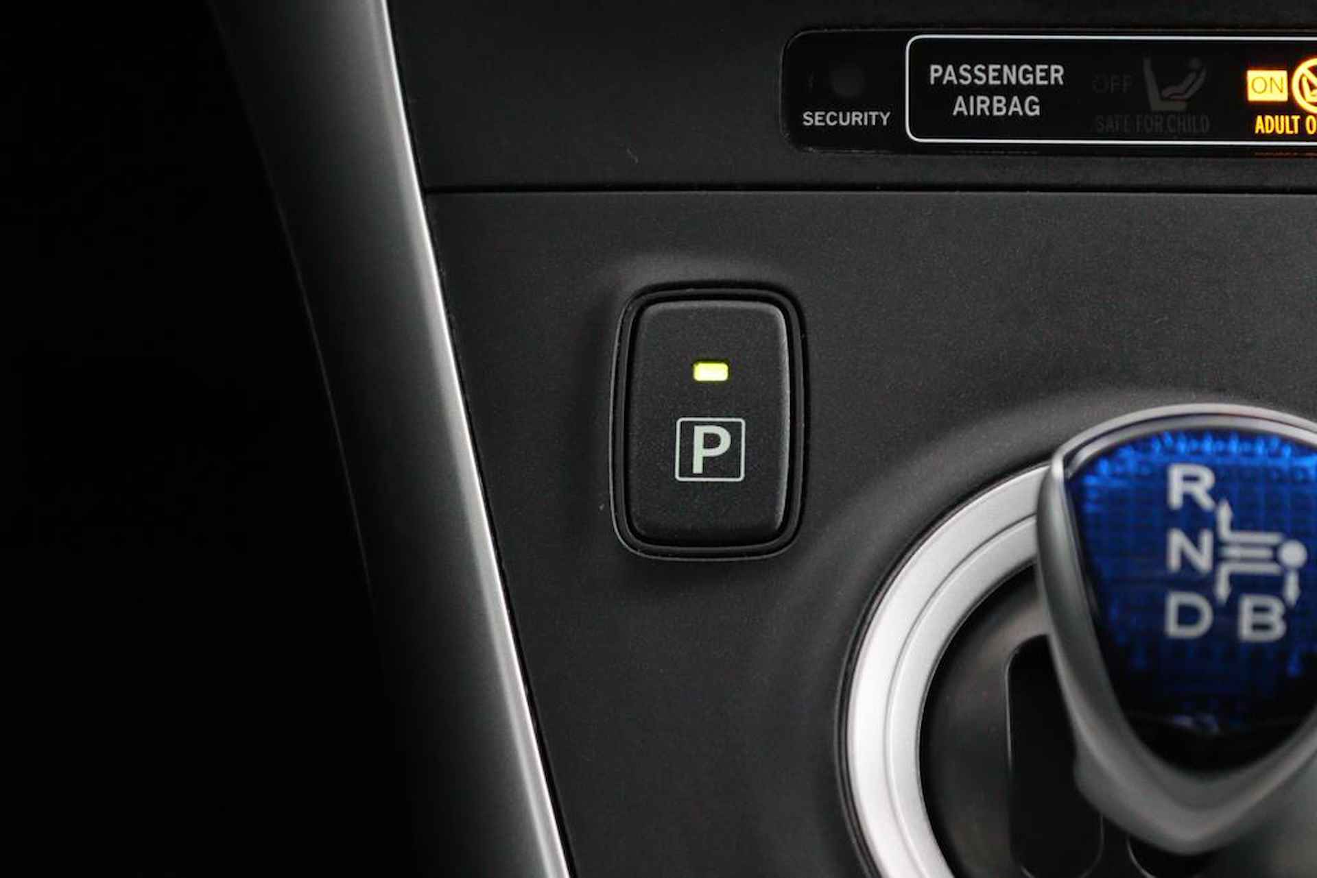 Toyota Auris 1.8 Full Hybrid Aspiration | Cruise Control | Climate Control | Trekhaak | Parkeersensoren Achter | - 24/42