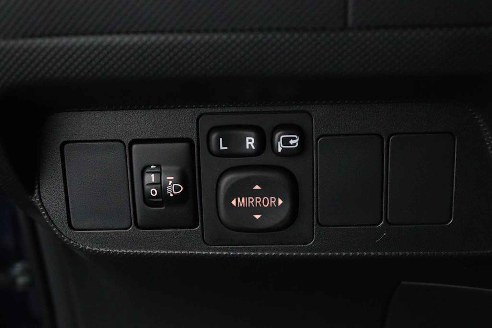 Toyota Auris 1.8 Full Hybrid Aspiration | Cruise Control | Climate Control | Trekhaak | Parkeersensoren Achter | - 31/42