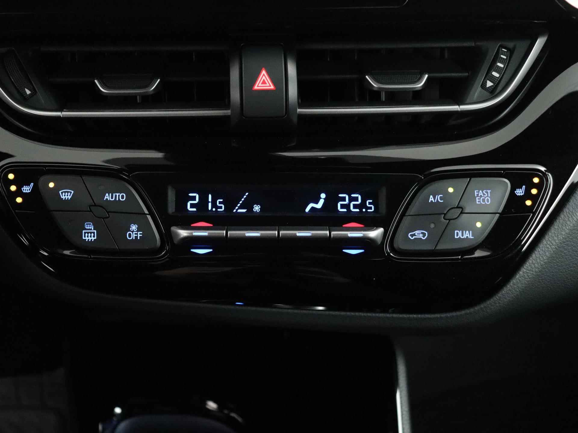 Toyota C-HR 1.8 Hybrid Style | Camera | Climate control | Navigatie - 12/22