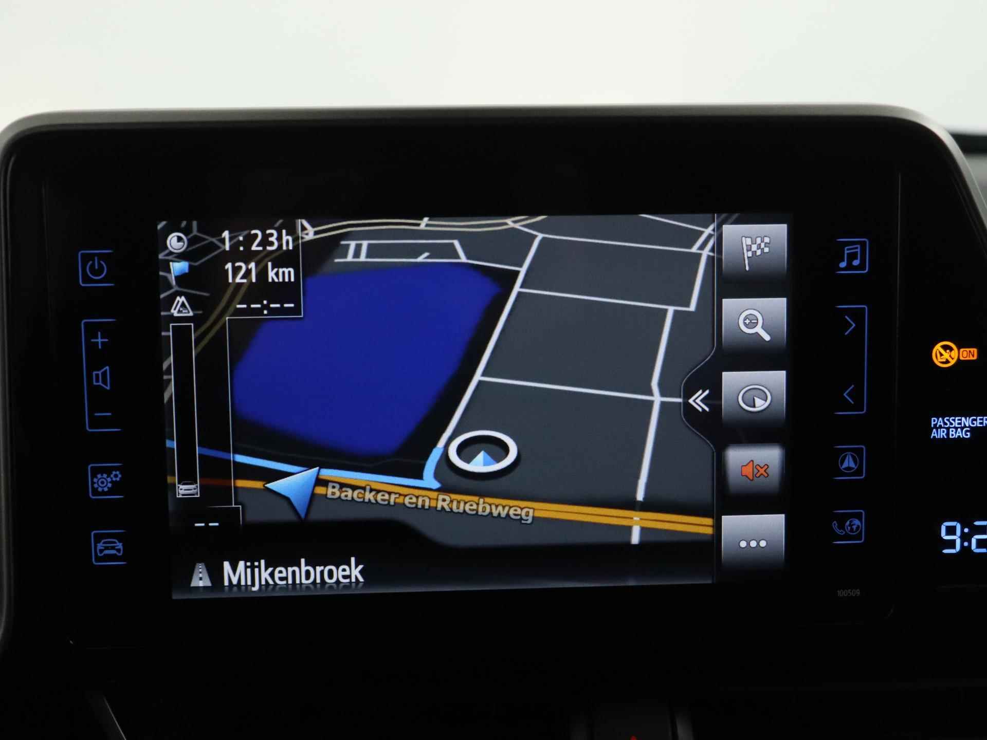 Toyota C-HR 1.8 Hybrid Style | Camera | Climate control | Navigatie - 17/22