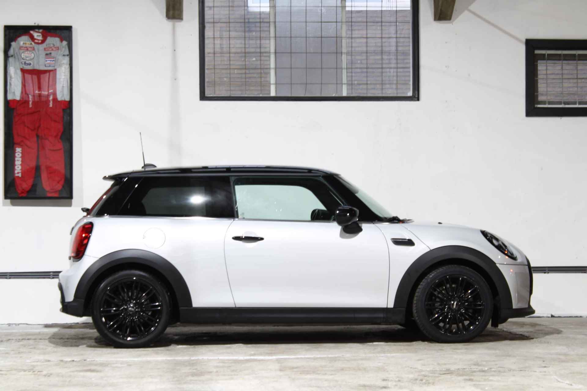 Mini Mini 1.5 Cooper Business Edition | LED | Stoelverwarming | Sportstoelen | Apple Carplay | Keyless | NL Auto | - 8/28