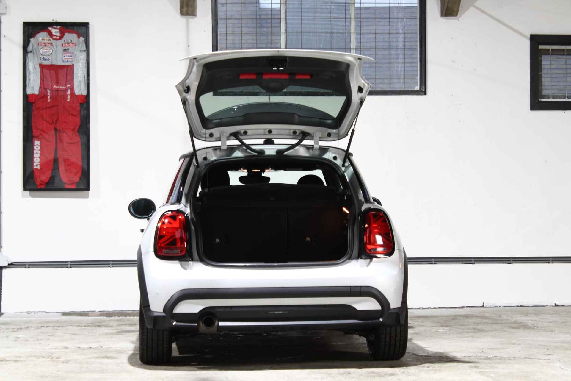 Mini Mini 1.5 Cooper Business Edition | LED | Stoelverwarming | Sportstoelen | Apple Carplay | Keyless | NL Auto | - 10/28