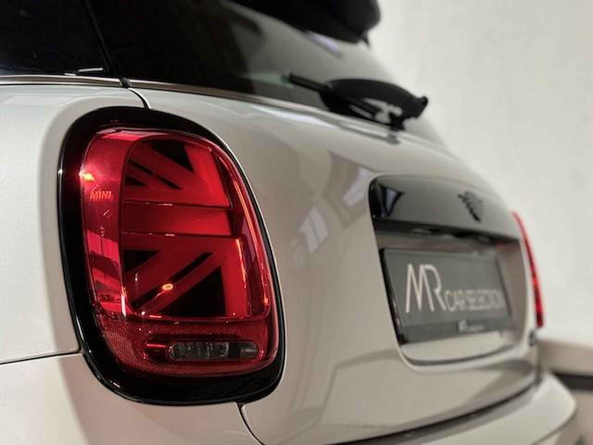 Mini Mini 1.5 Cooper Business Edition | LED | Stoelverwarming | Sportstoelen | Apple Carplay | Keyless | NL Auto | - 27/28