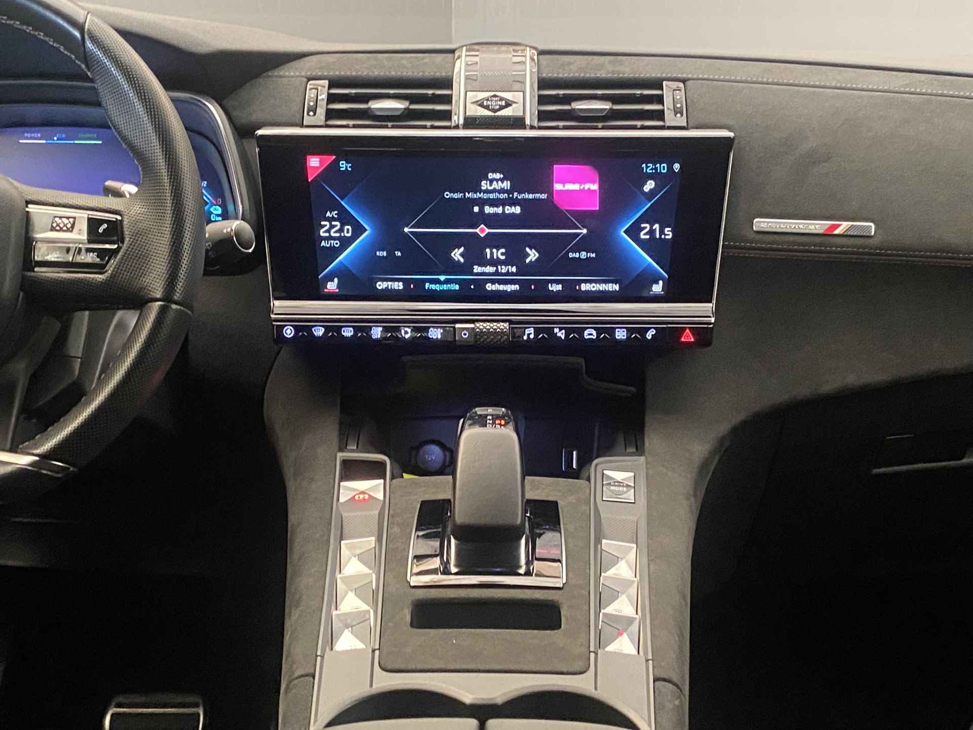 DS 7 Crossback E-Tense Performance Line 225PK Automaat | Camera | Leder/Alcantara | Keyless | LED | 18" Lichtmetaal | Parkeersensoren | Apple/Android Carplay | Clima | Cruise - 19/22