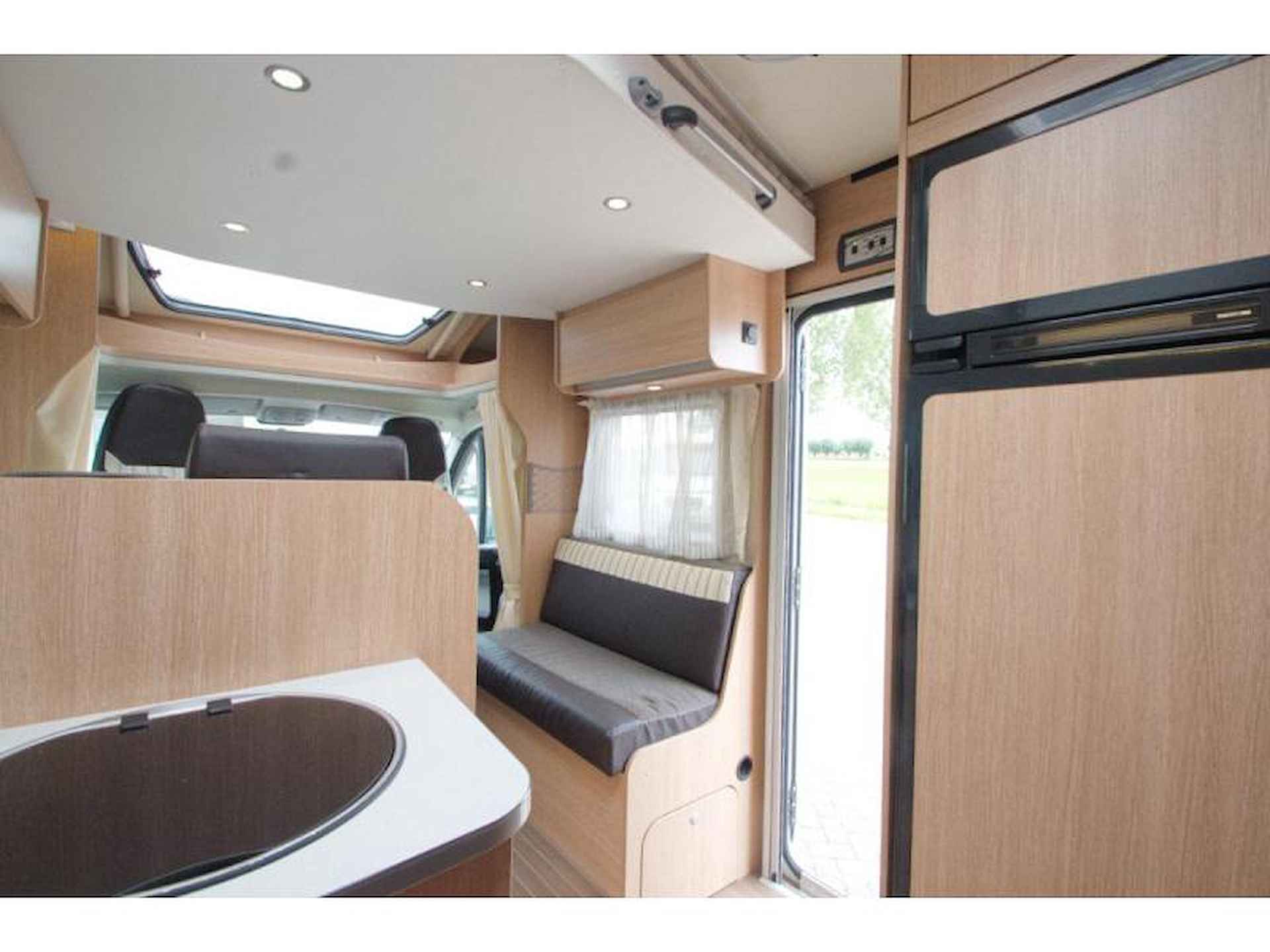 Sunlight T64  halfintegraal camper - 12/20