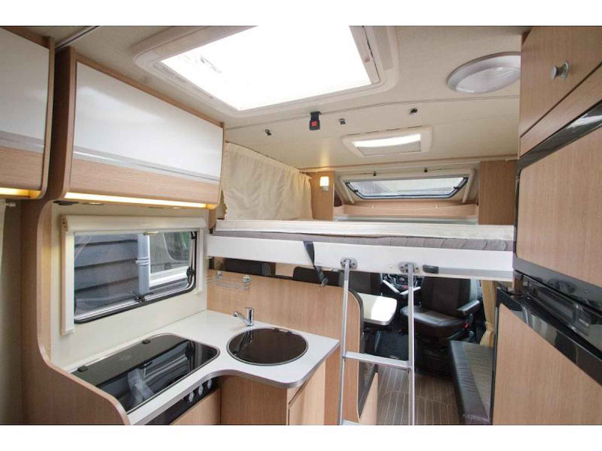 Sunlight T64  halfintegraal camper - 16/20