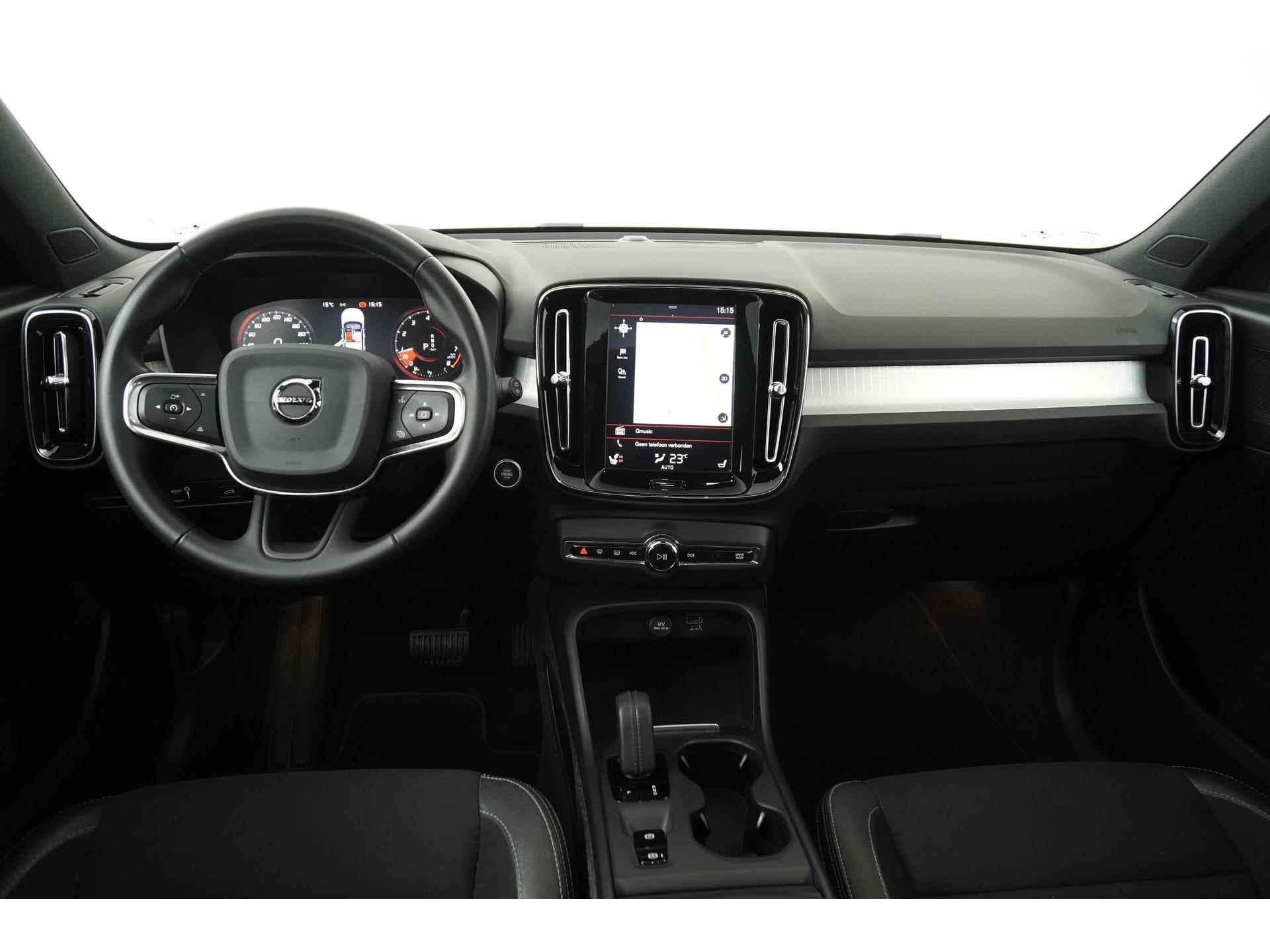 Volvo XC40 2.0 T4 Momentum Pro Automaat | Trekhaak | Panoramadak | Camera | Zondag Open! - 5/47