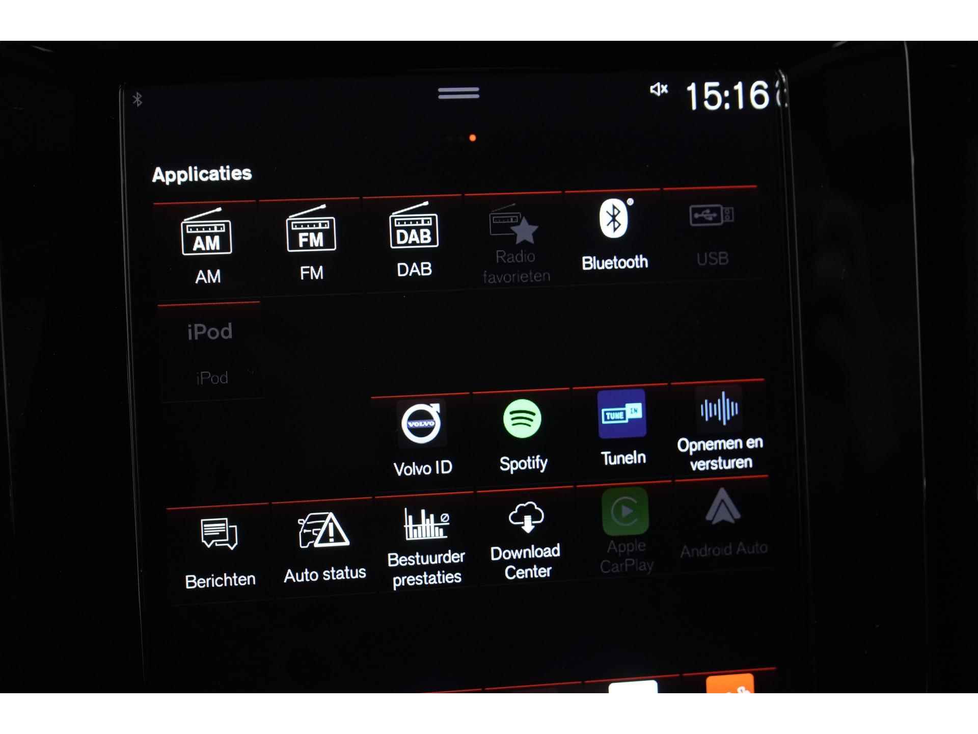 Volvo XC40 2.0 T4 Momentum Pro Automaat | Trekhaak | Panoramadak | Camera | Zondag Open! - 17/47