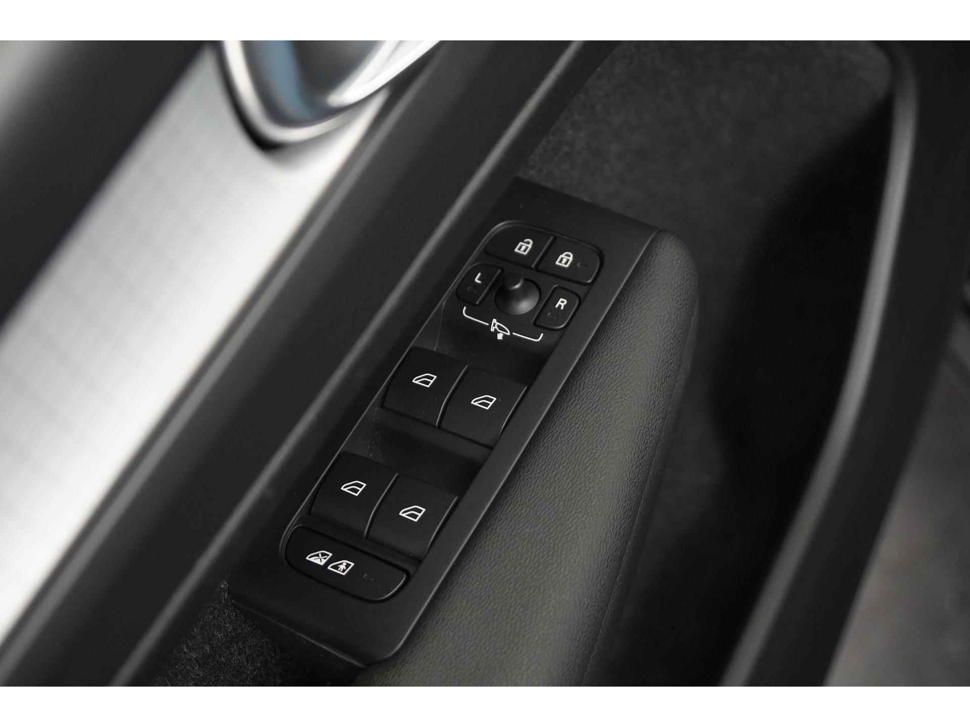 Volvo XC40 2.0 T4 Momentum Pro Automaat | Trekhaak | Panoramadak | Camera | Zondag Open! - 38/47