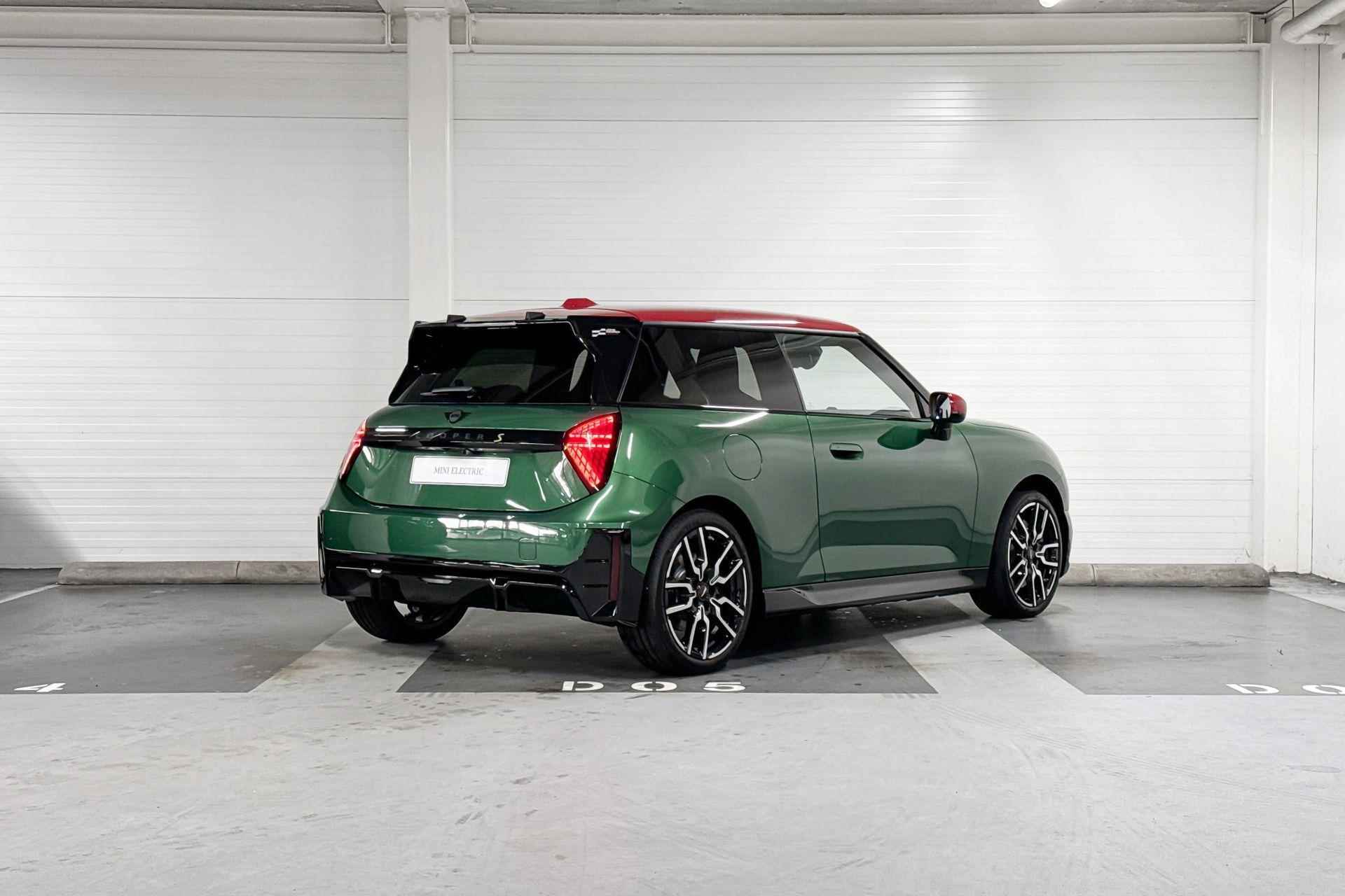 MINI Cooper Cooper SE John Cooper Works 54,2 kWh | Pakket M | Dak en spiegelkappen in Chili Red - 6/19