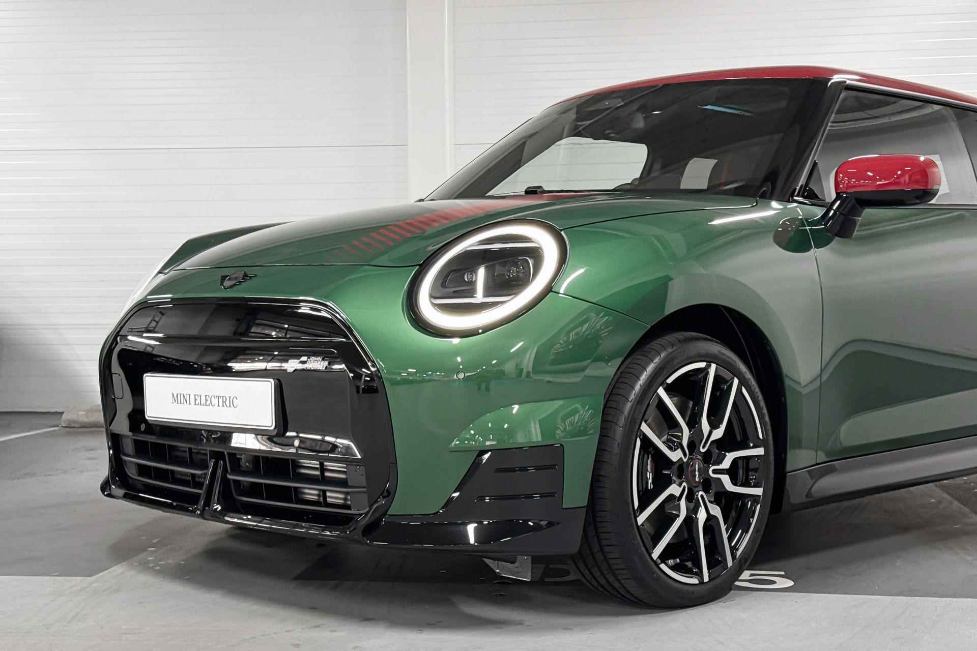 MINI Cooper Cooper SE John Cooper Works 54,2 kWh | Pakket M | Dak en spiegelkappen in Chili Red - 18/19