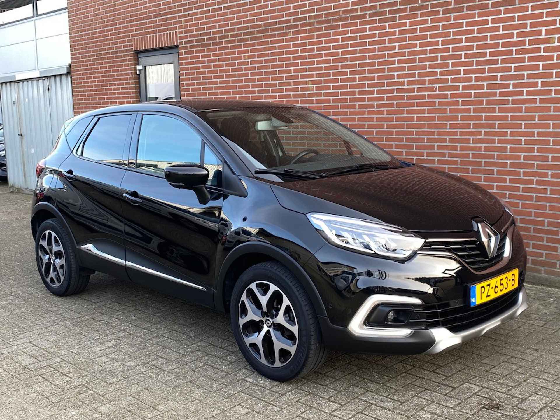 RENAULT Captur 0.9 TCE INTENS NAV BOSE CAMERA PDC CRUISE LMV CARPLAY TREKH - 26/29