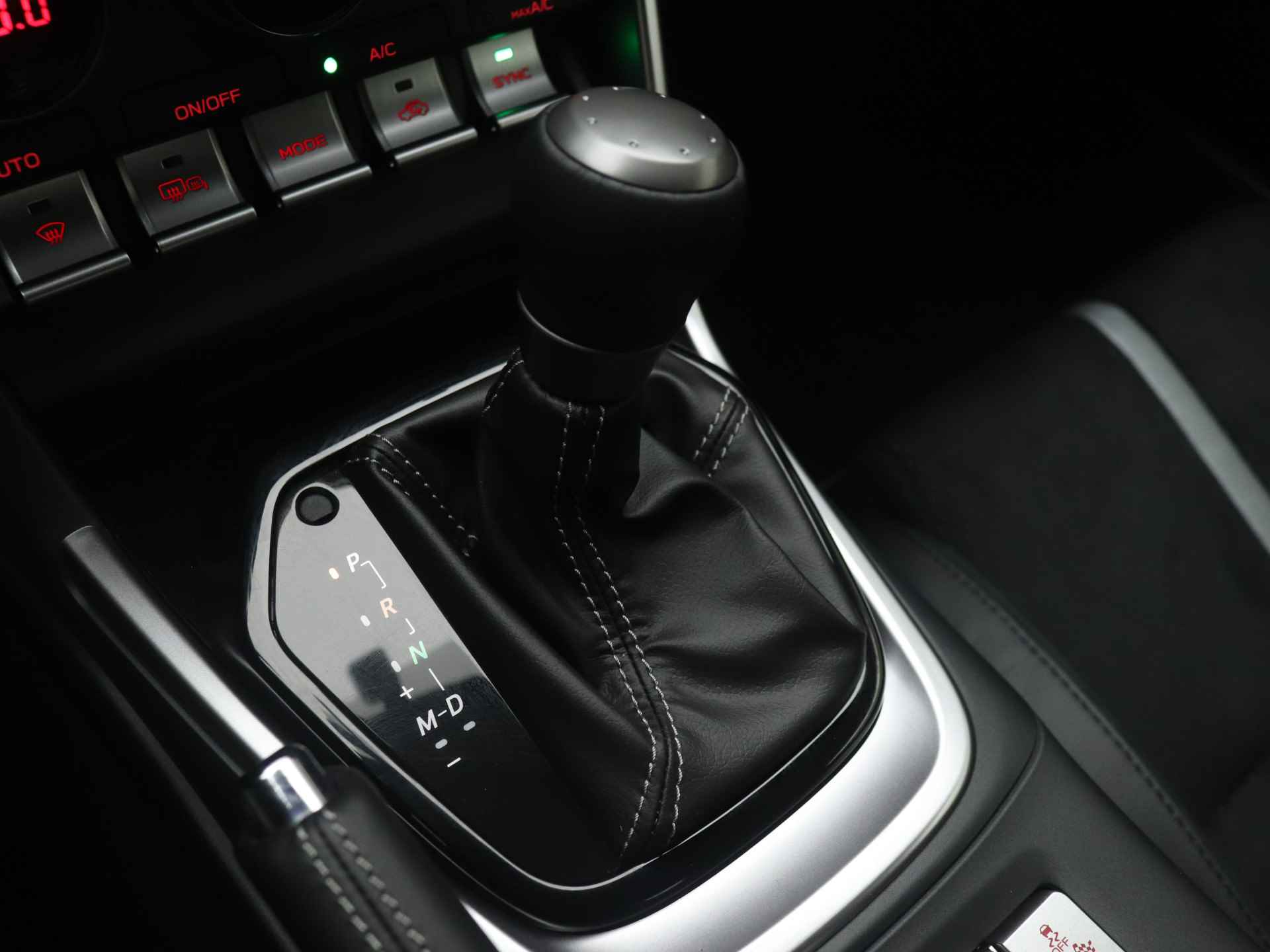 Toyota GR86 2.4 Premium Automaat | NL-Auto | Apple Carplay / Android Auto | Sportauto van het jaar | - 13/49