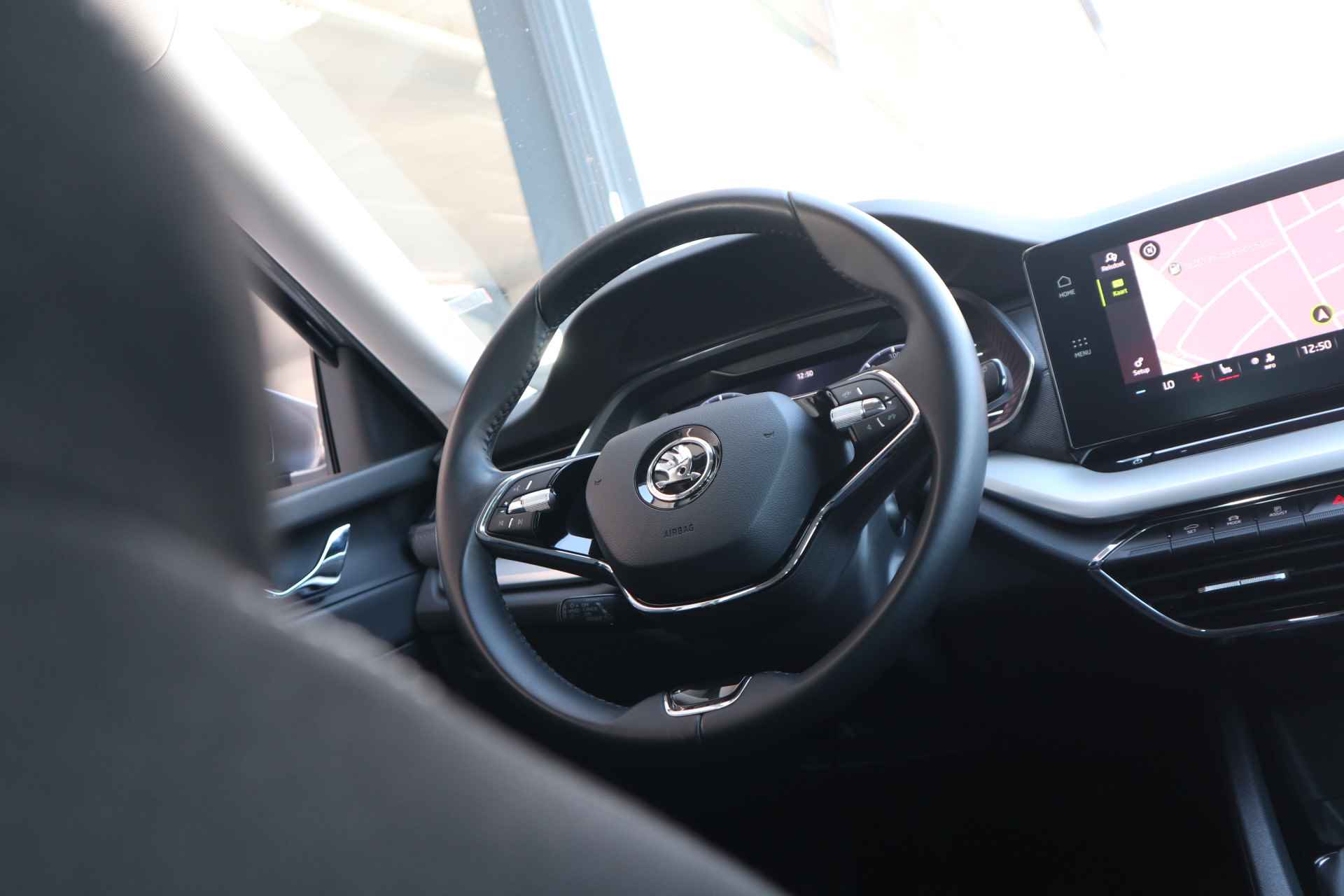 Škoda Octavia Combi 1.0 TSI Business Edition Plus NL-AUTO | ELEKTRISCHE KLEP | STOELVERW | CARPLAY | SFEERVERL | 2de PINSTERDAG GEOPEND VAN 10:00 T/M 16:00 UUR - 16/37