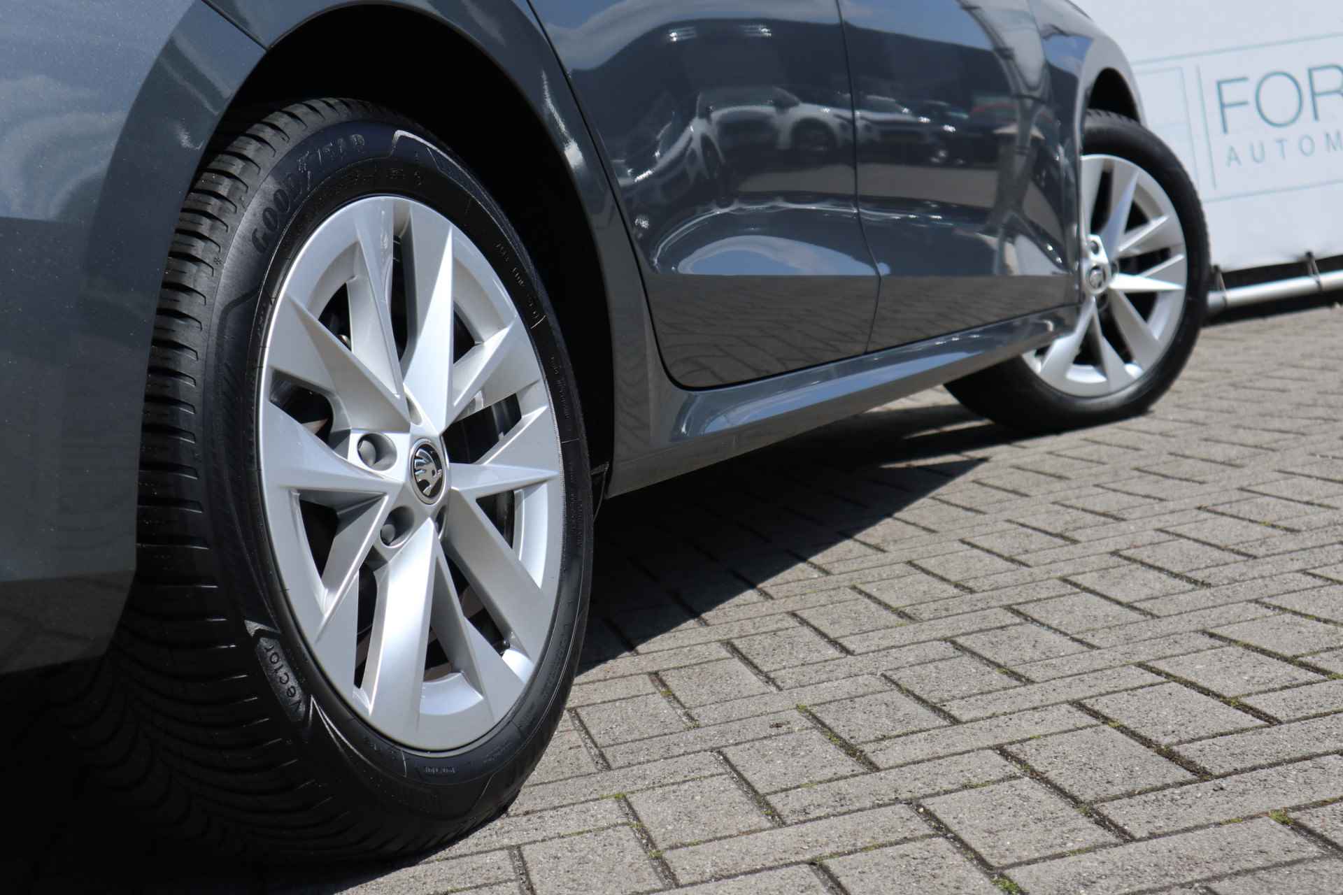 Škoda Octavia Combi 1.0 TSI Business Edition Plus NL-AUTO | ELEKTRISCHE KLEP | STOELVERW | CARPLAY | SFEERVERL | - 32/37