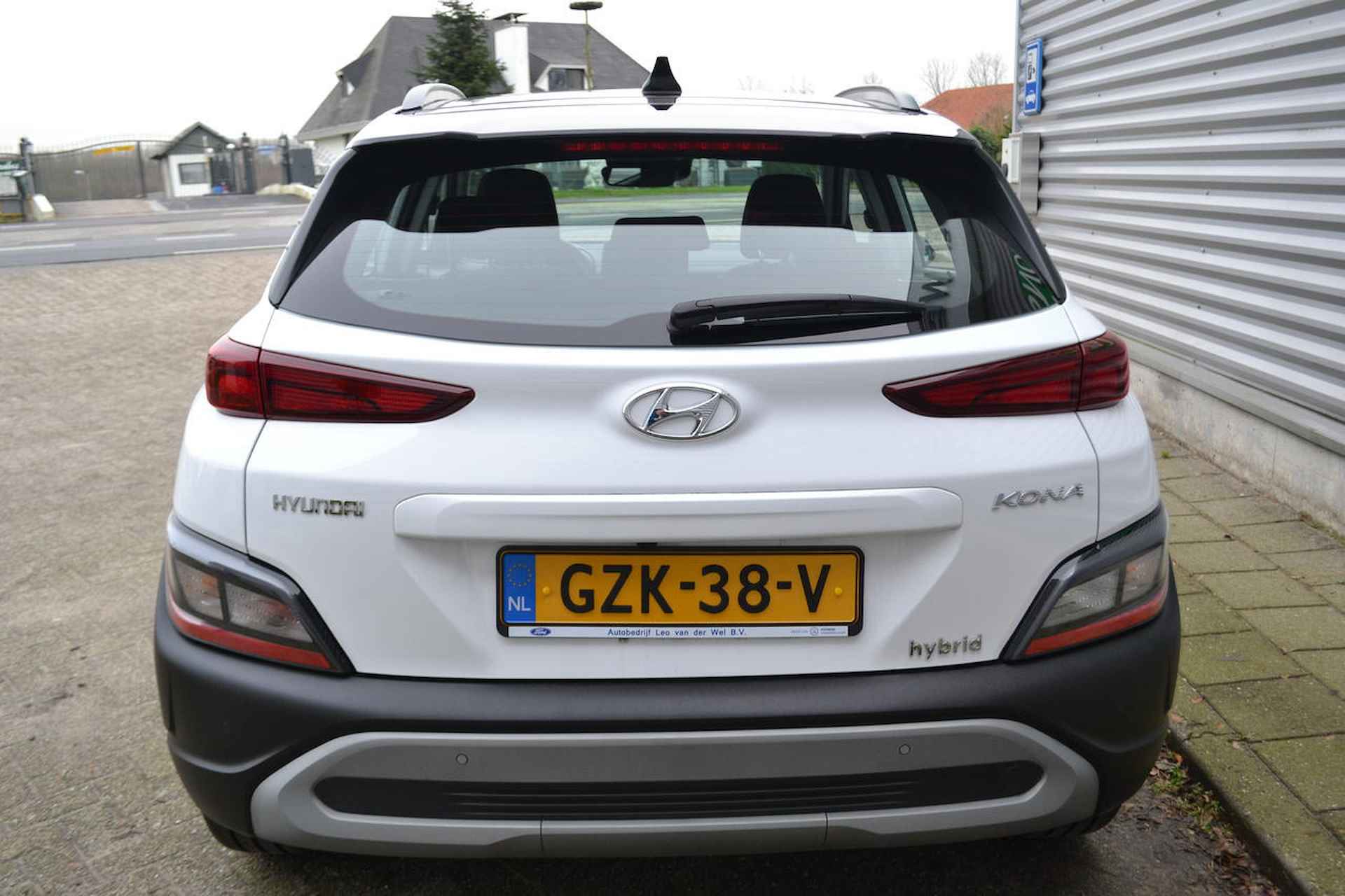 Hyundai KONA 1.6 HEV COMFORT|CARPLAY|CAMERA|TWO TONE - 5/37