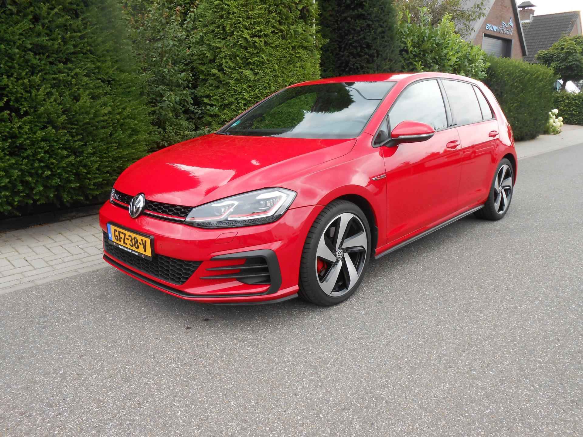 Volkswagen GOLF 2.0 TSI GTI Performance - 2/55