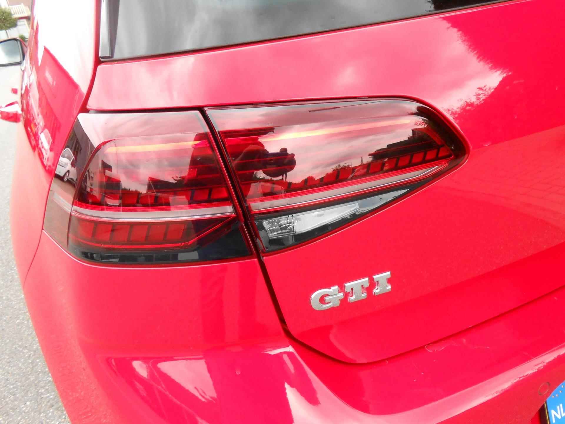 Volkswagen GOLF 2.0 TSI GTI Performance - 14/55