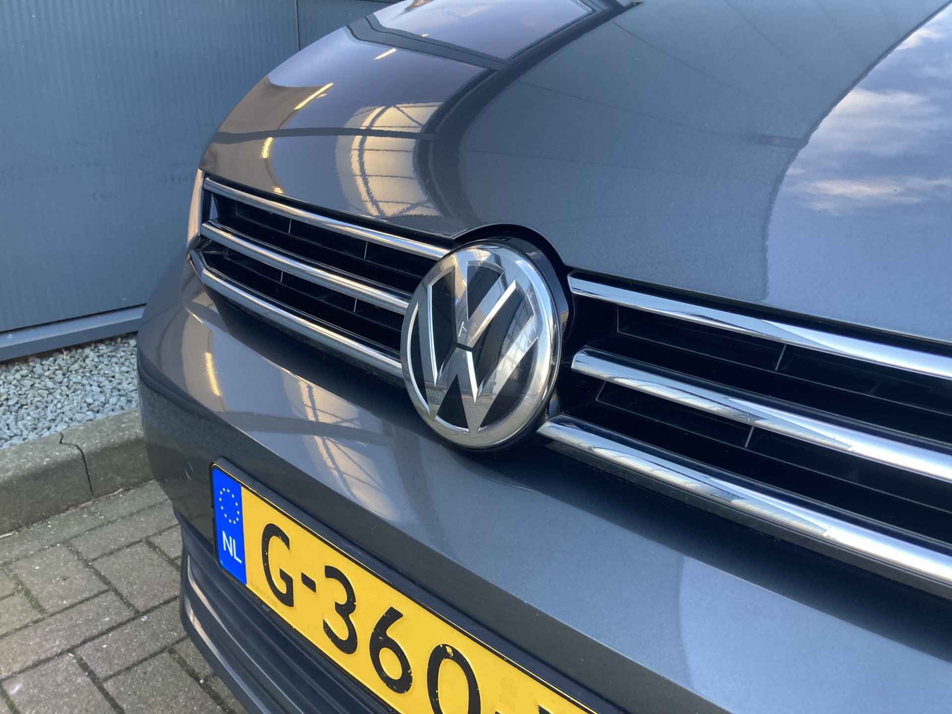 Volkswagen Touran 1.5 TSi 150pk DSG Comfortline Business 7-pers. CAMERA/NAVI/CARPLAY/TREKHAAK/PDC/STOELVERWARMING - 56/87