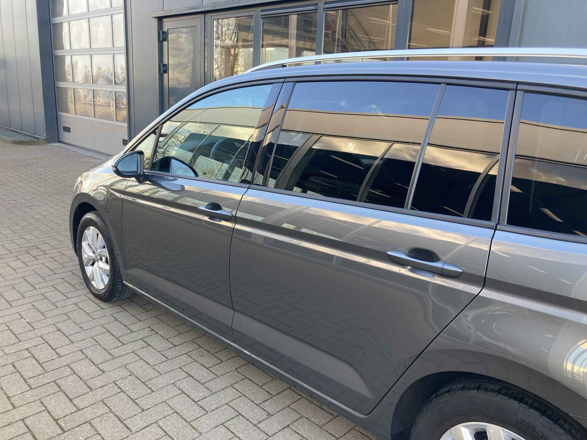 Volkswagen Touran 1.5 TSi 150pk DSG Comfortline Business 7-pers. CAMERA/NAVI/CARPLAY/TREKHAAK/PDC/STOELVERWARMING - 57/87