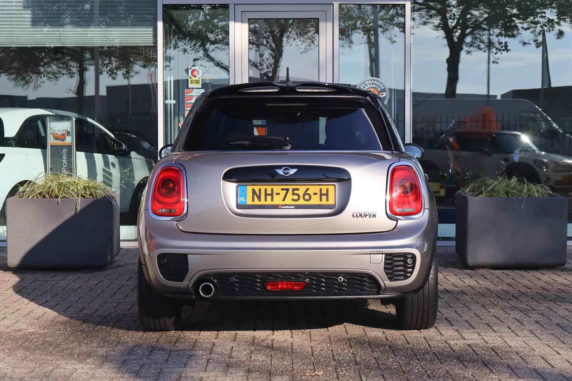 Mini Cooper JCW 1.5 136PK 5-Deurs AUT | Pano | Navi | Stoelverwarming | LED | Climate - 33/47