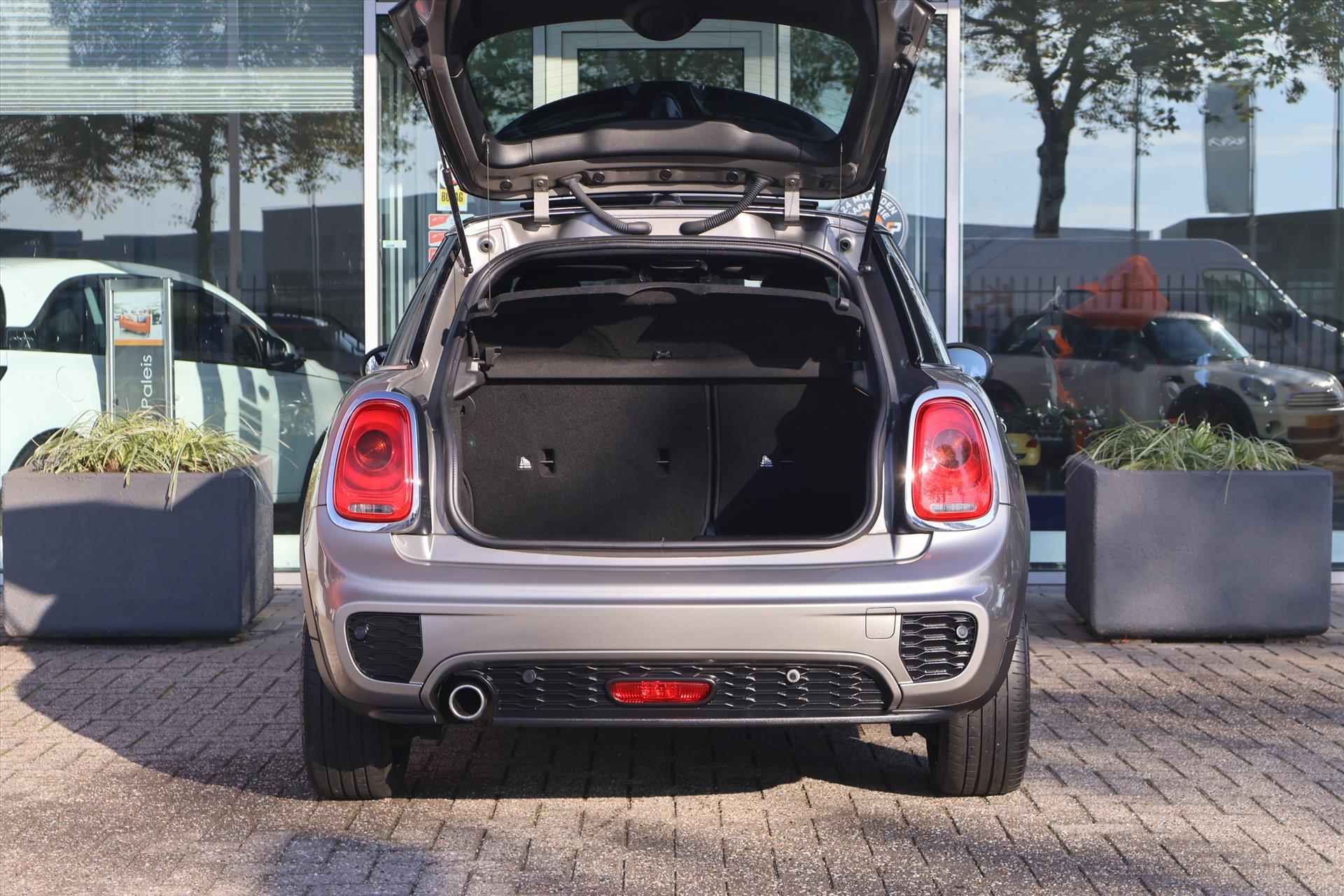 Mini Cooper JCW 1.5 136PK 5-Deurs AUT | Pano | Navi | Stoelverwarming | LED | Climate - 34/47