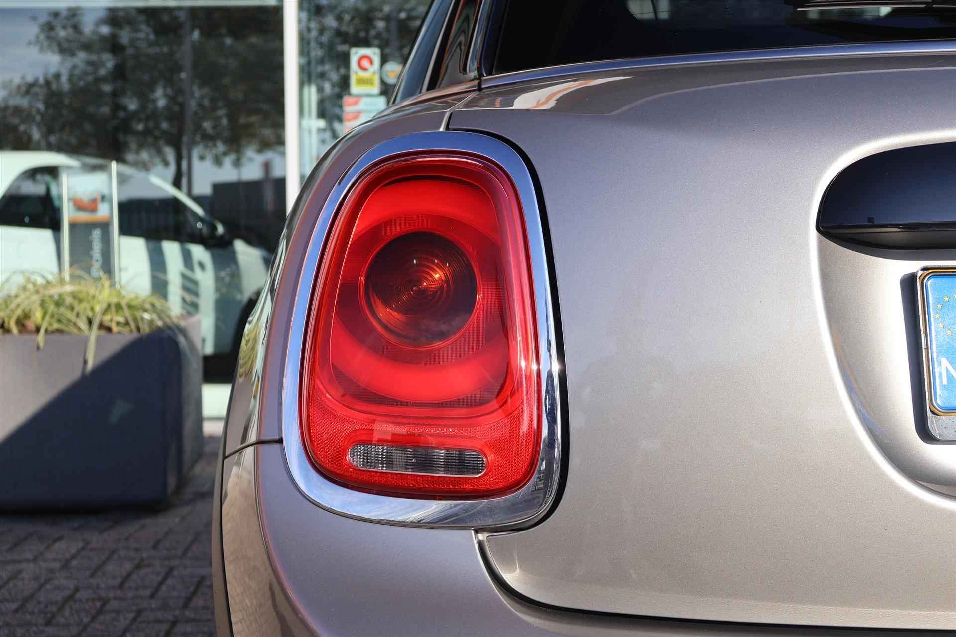 Mini Cooper JCW 1.5 136PK 5-Deurs AUT | Pano | Navi | Stoelverwarming | LED | Climate - 36/47