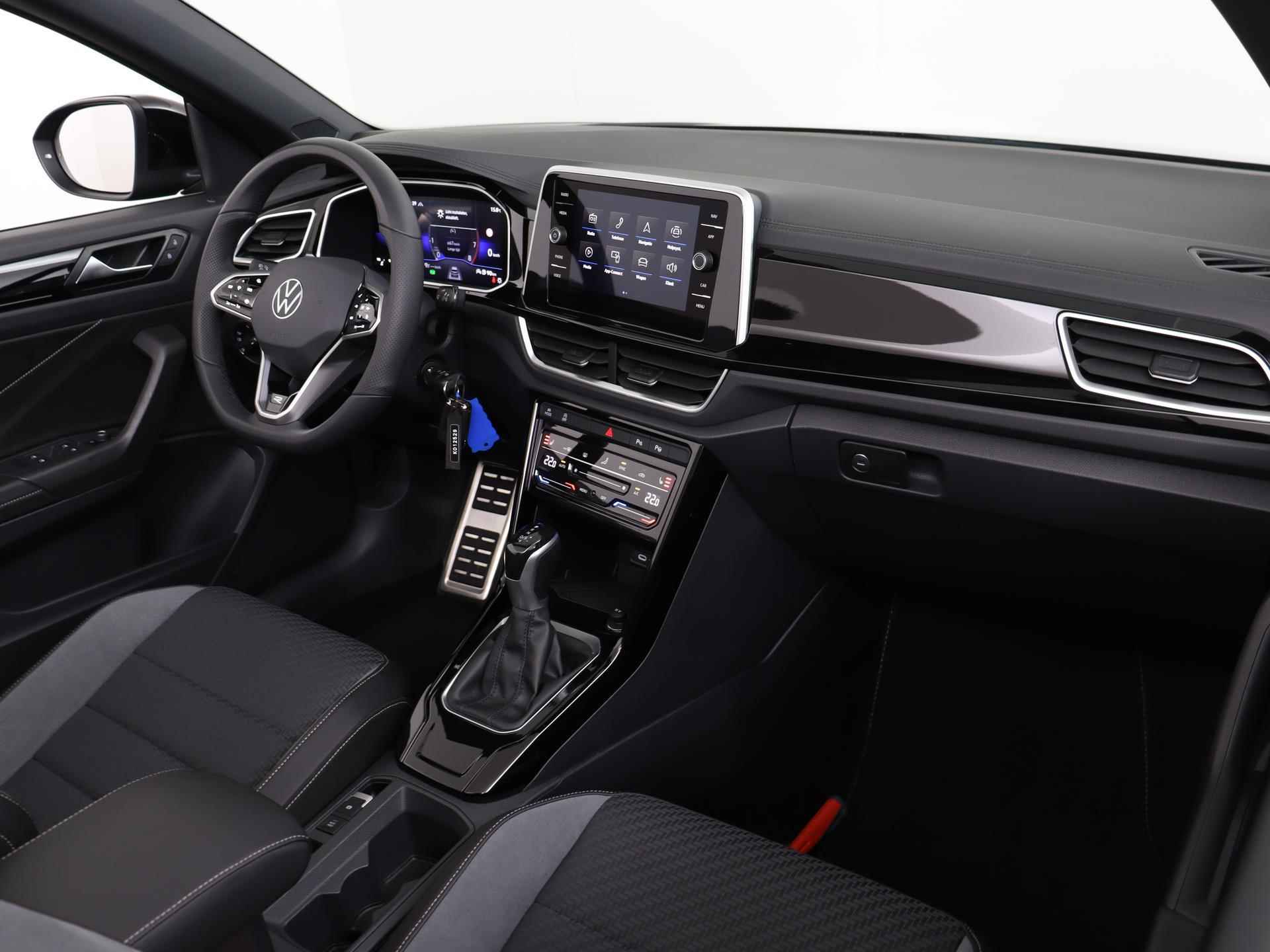 Volkswagen T-Roc Cabrio 1.5 TSI 150PK R-Line DSG | Navi | Camera | Stoel- en stuurverwarming | Adaptive Cruise | Apple CarPlay | Park Assist | 17" LM | - 24/55